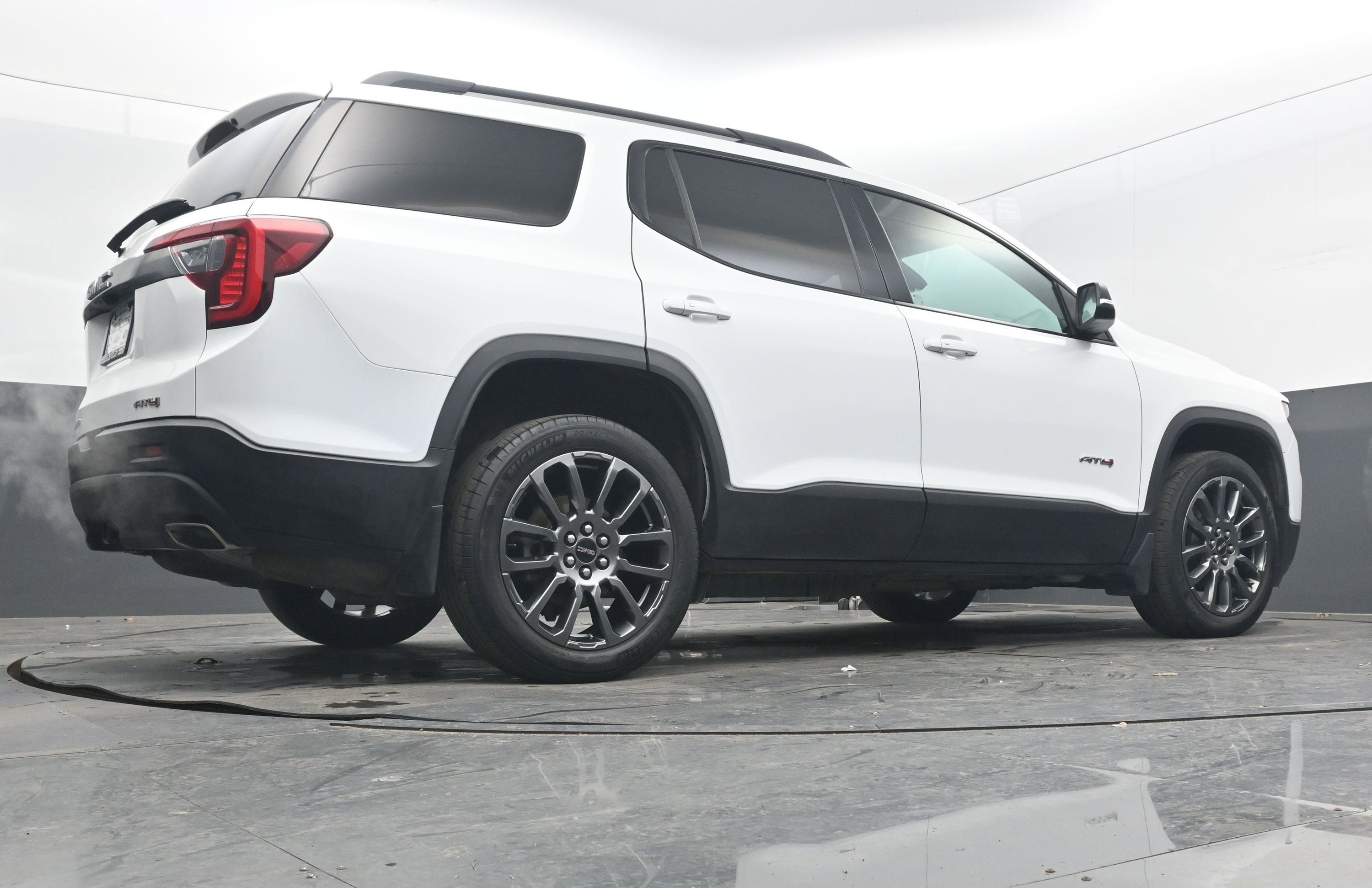 2021 GMC Acadia AT4