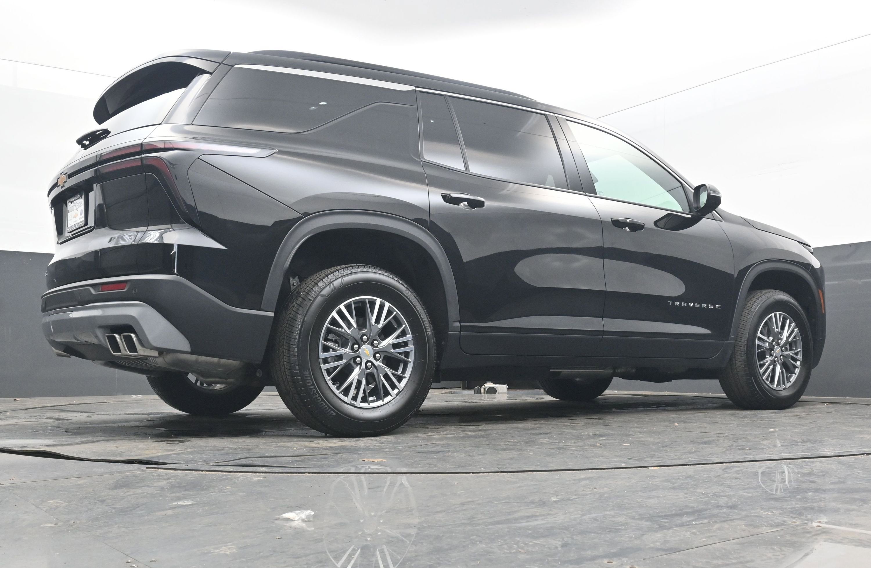 2025 Chevrolet Traverse FWD LT