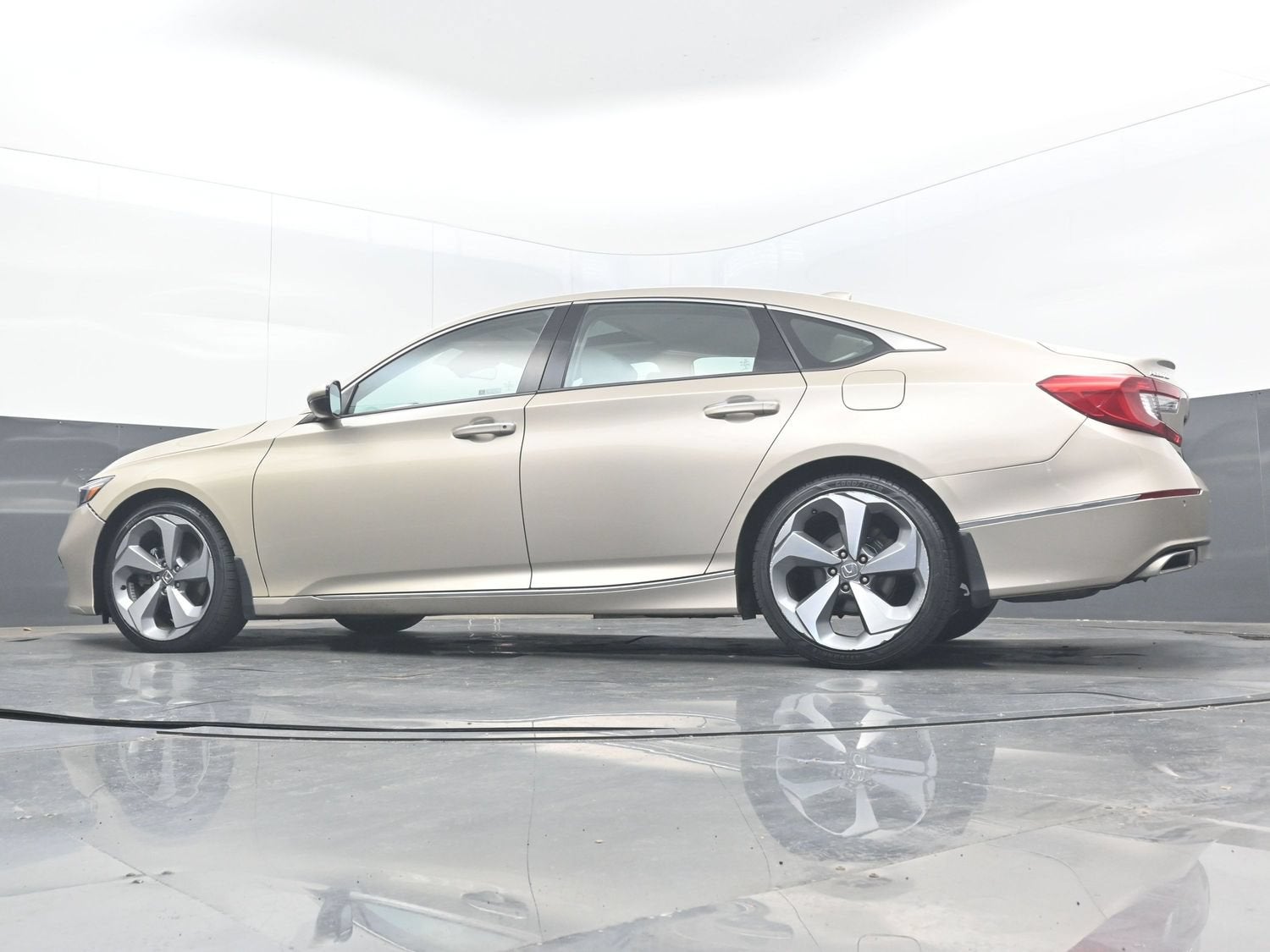 2019 Honda Accord Sedan Touring 2.0T