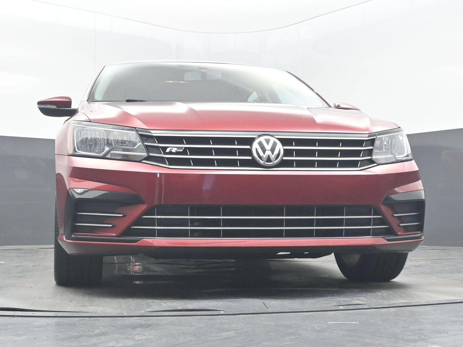 2017 Volkswagen Passat R-Line w/Comfort Pkg
