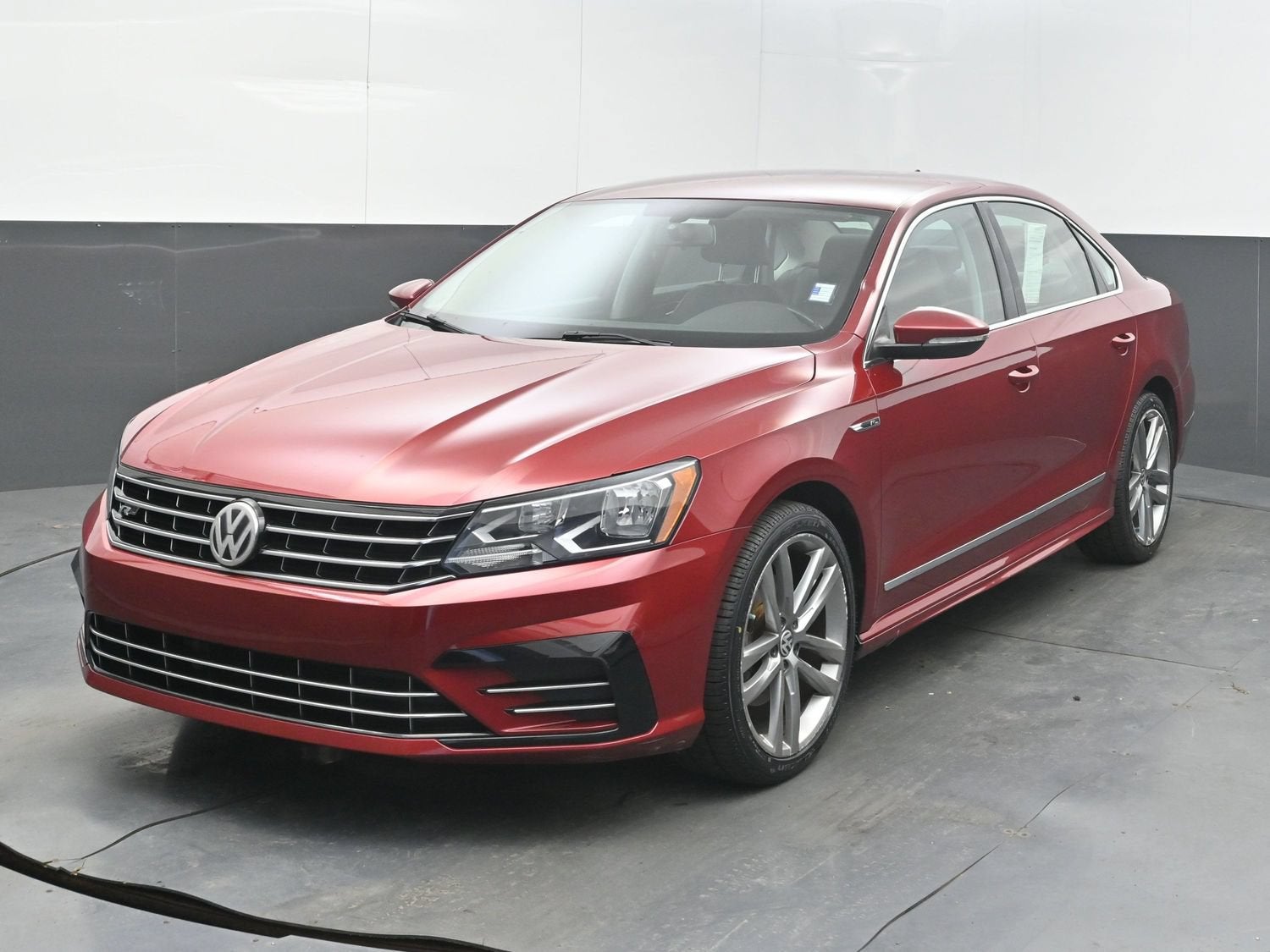 2017 Volkswagen Passat R-Line w/Comfort Pkg