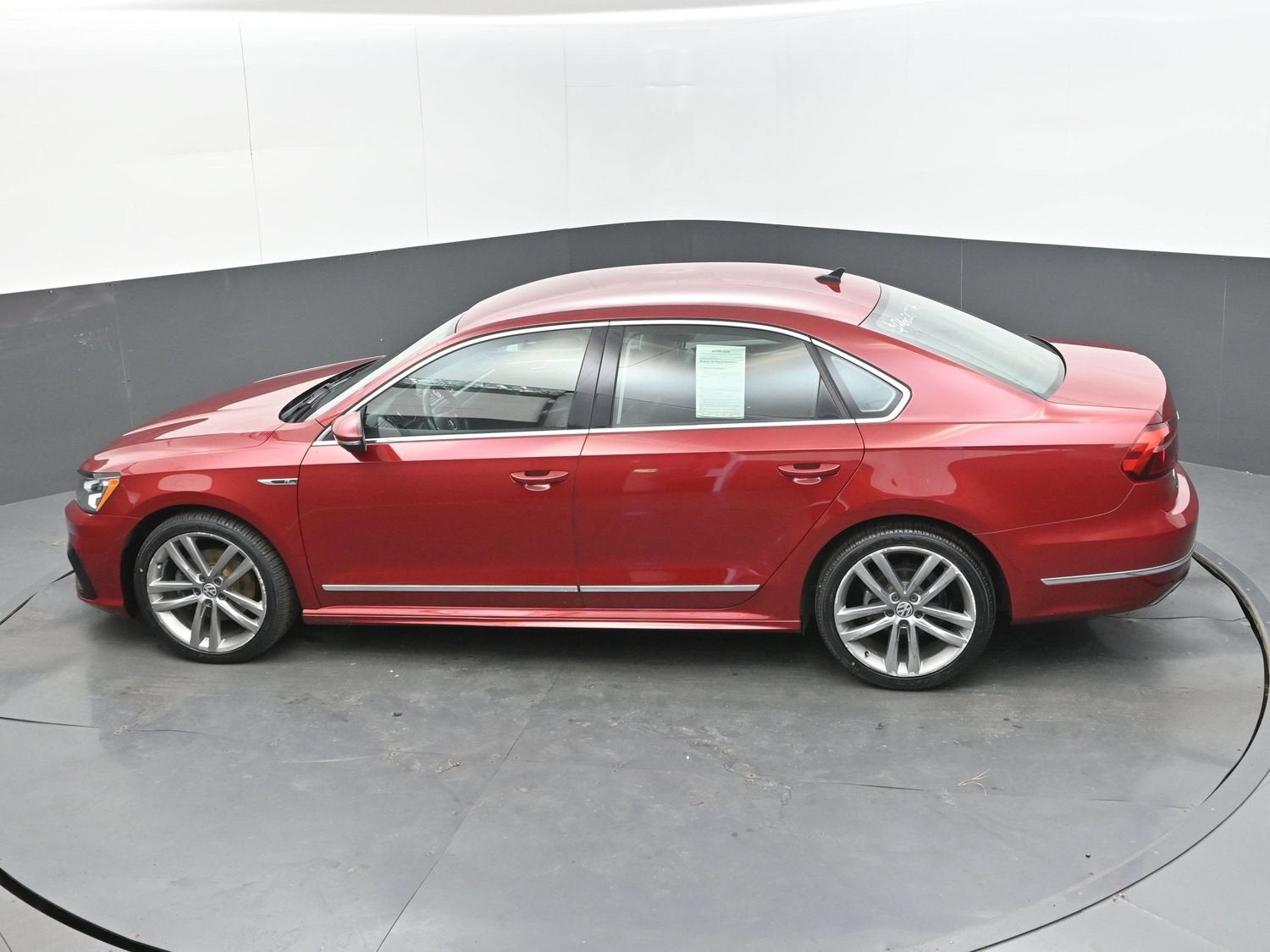 2017 Volkswagen Passat R-Line w/Comfort Pkg
