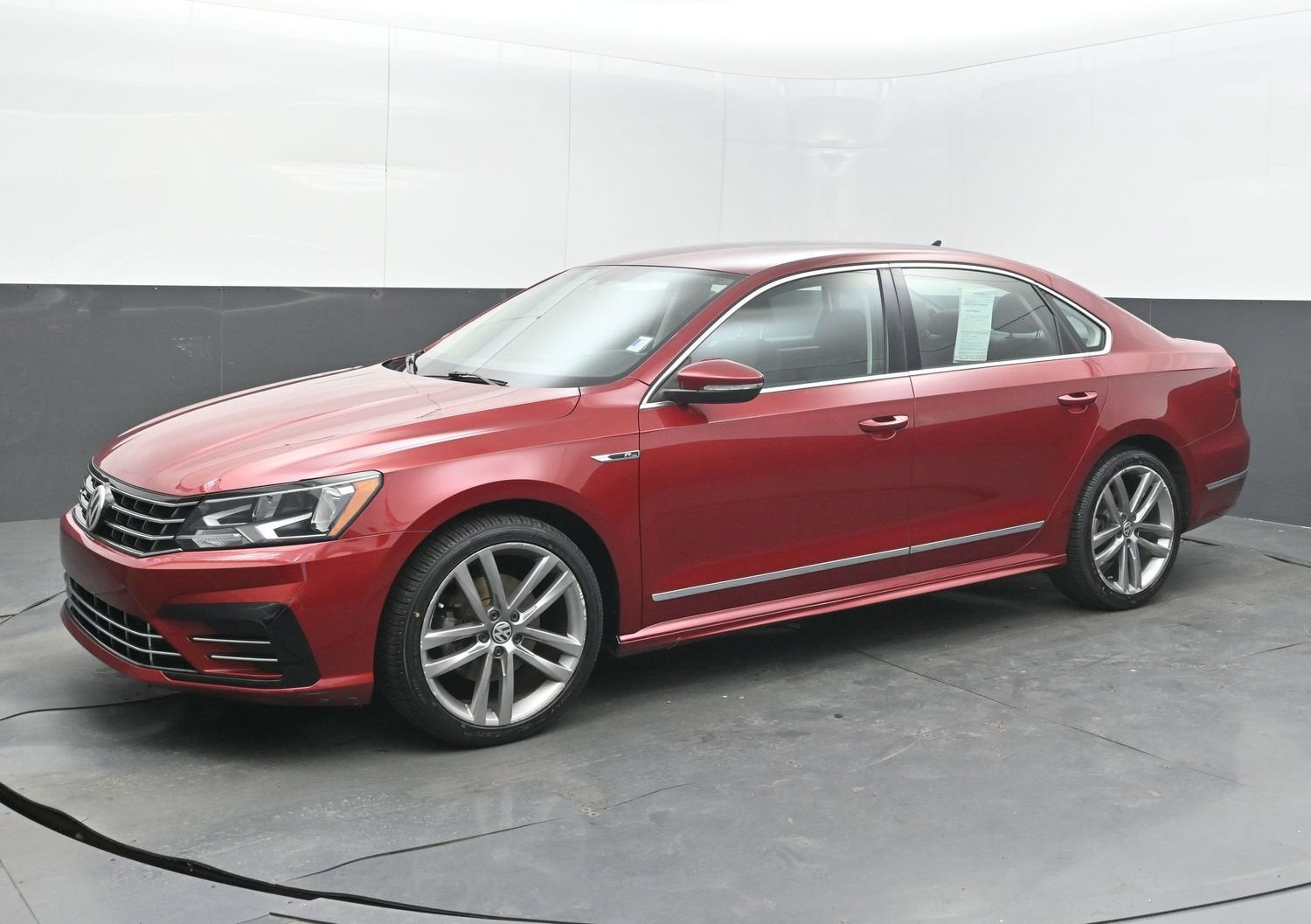 2017 Volkswagen Passat R-Line w/Comfort Pkg