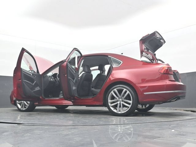 2017 Volkswagen Passat R-Line w/Comfort Pkg