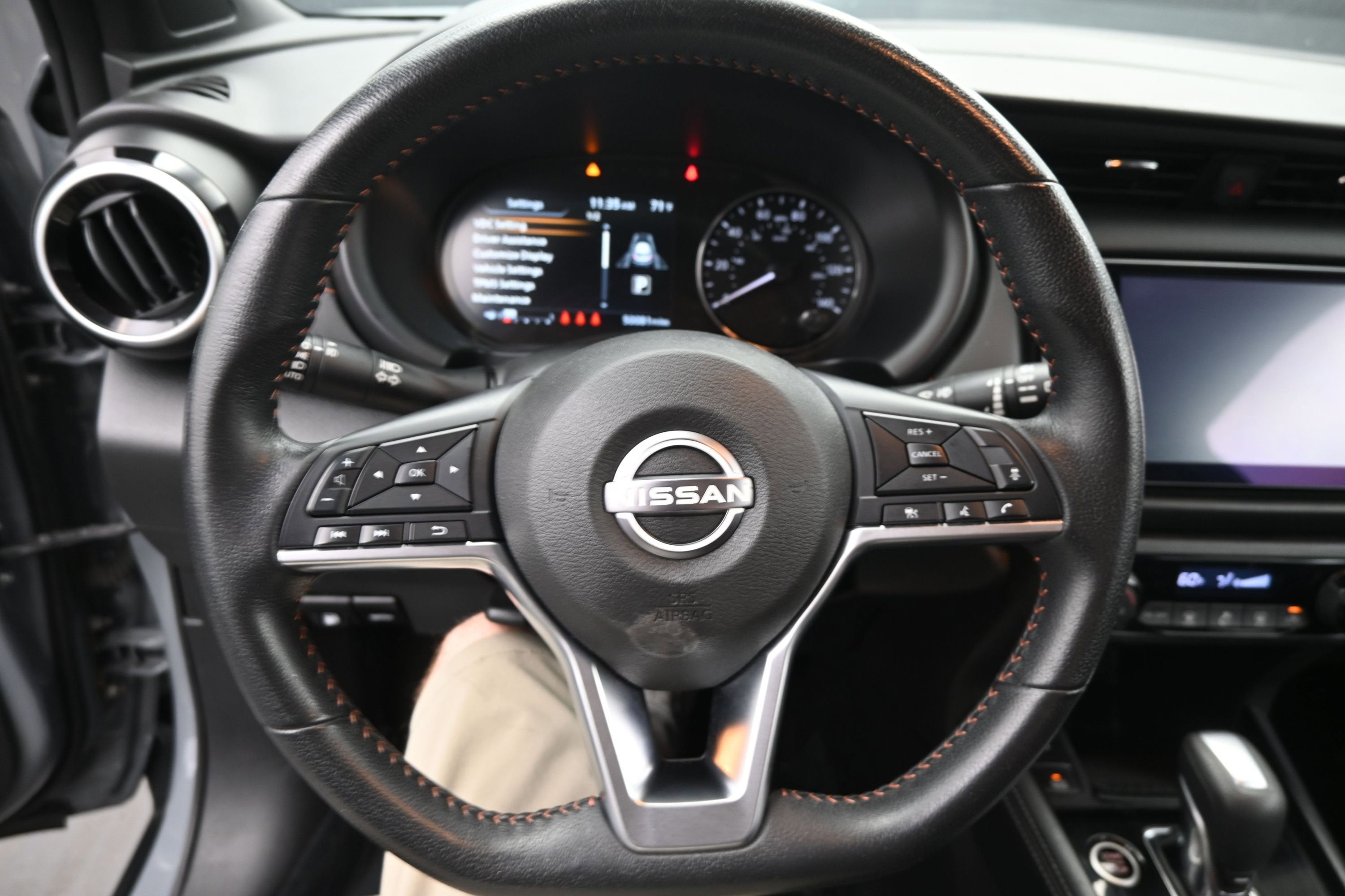 2023 Nissan Kicks SR