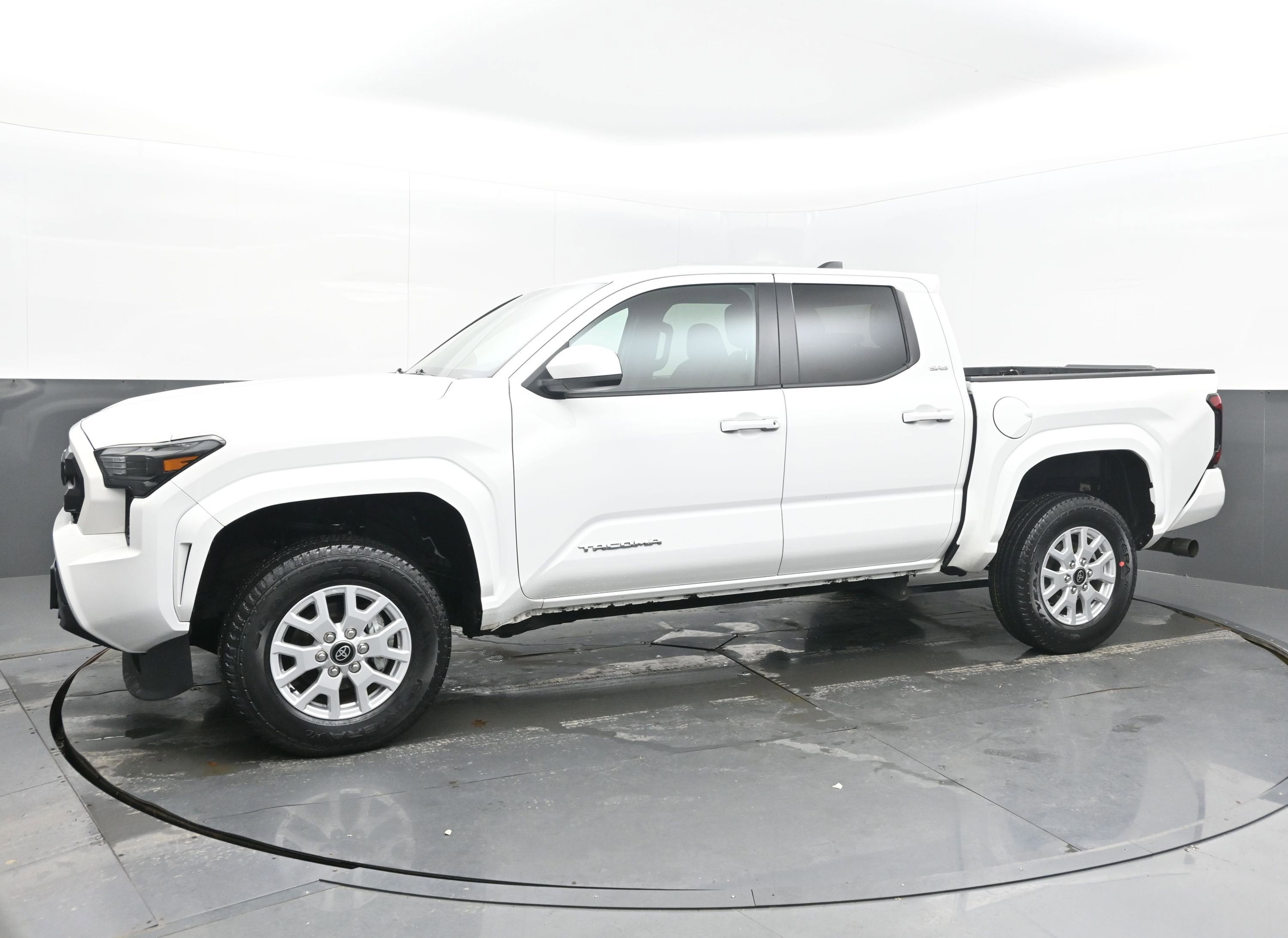 2024 Toyota Tacoma 2WD SR5