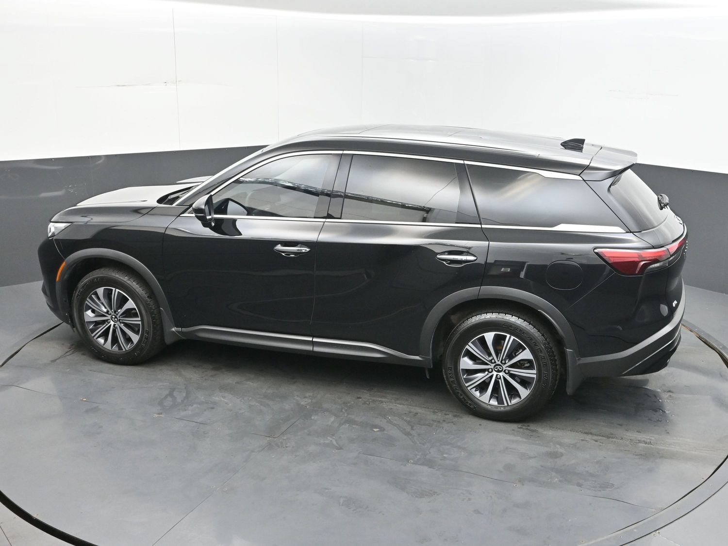 2023 INFINITI QX60 PURE