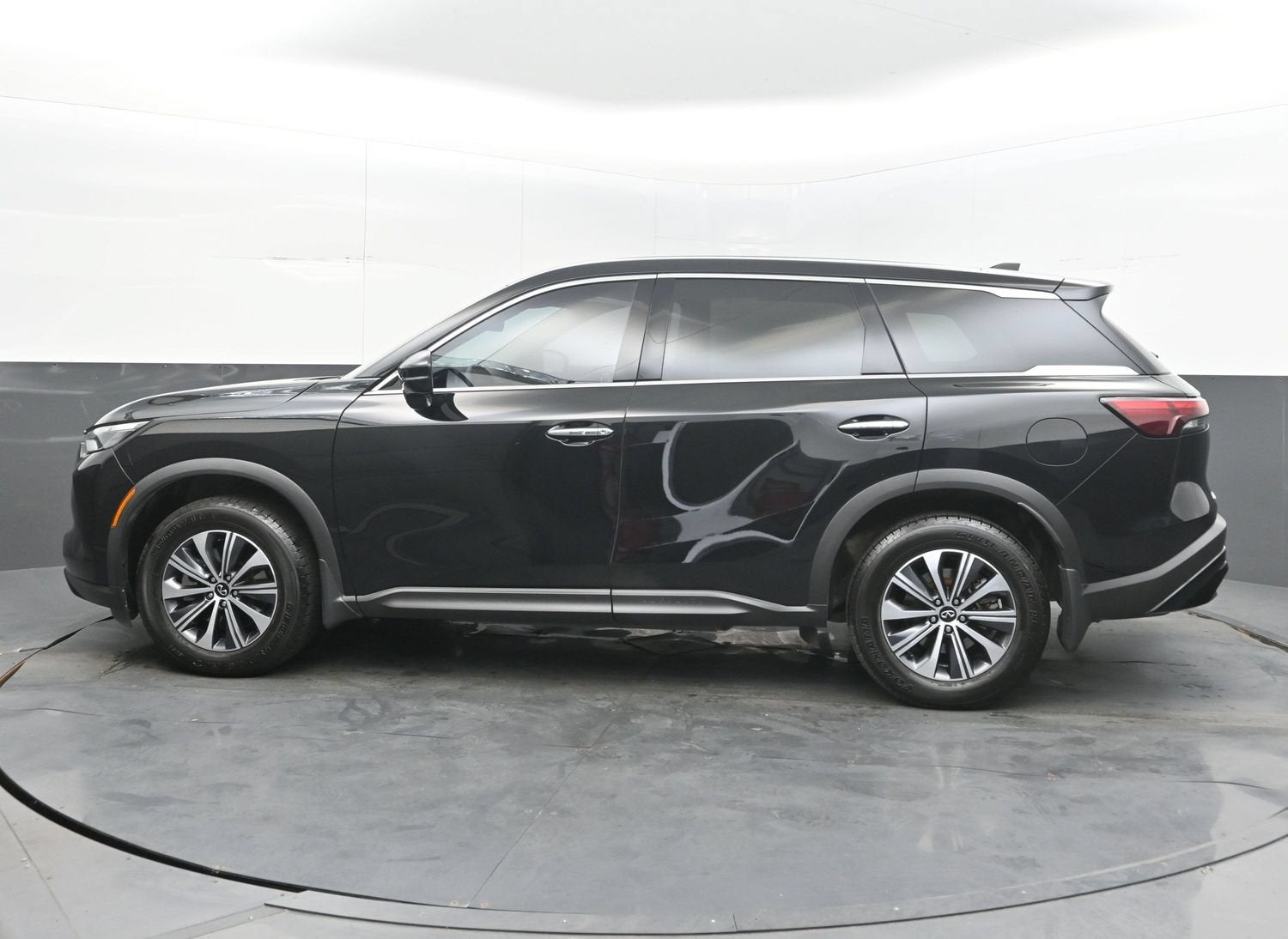 2023 INFINITI QX60 PURE