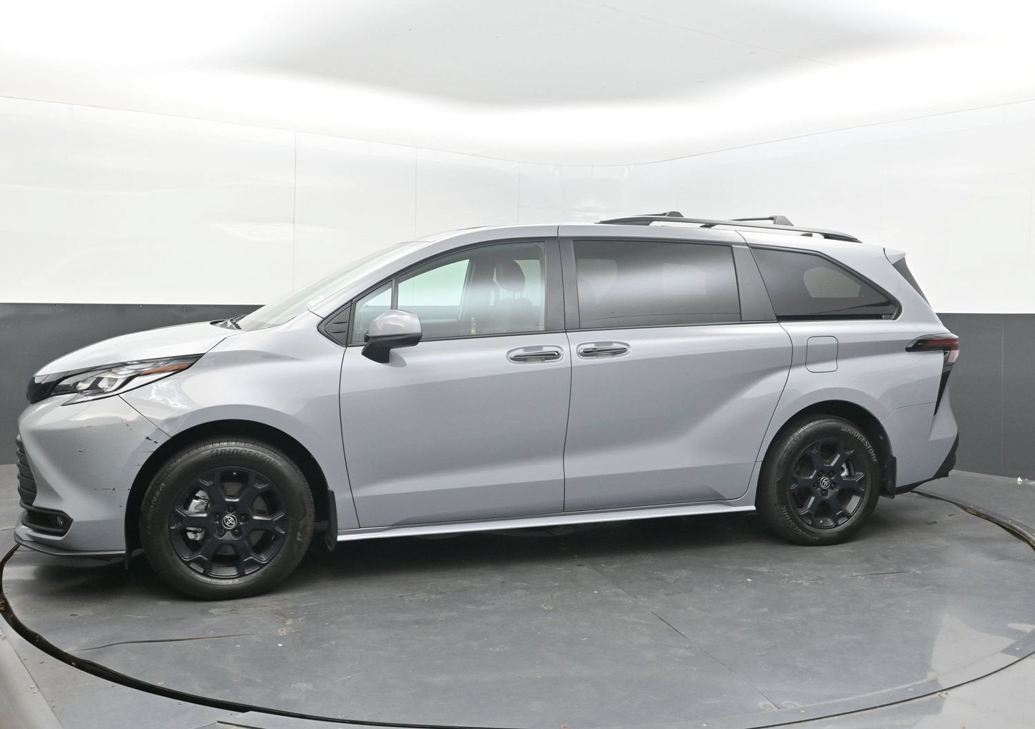 2025 Toyota Sienna Woodland Edition