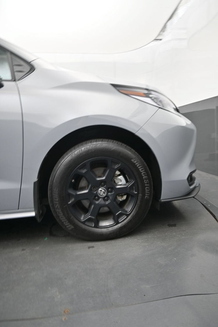 2025 Toyota Sienna Woodland Edition