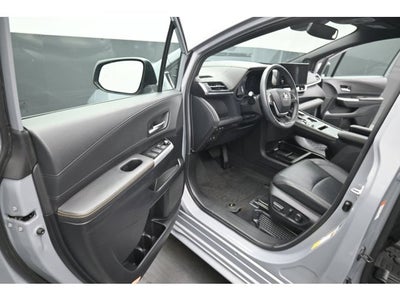 2025 Toyota Sienna Woodland Edition