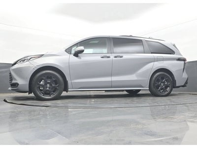 2025 Toyota Sienna Woodland Edition
