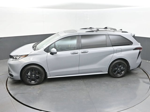 2025 Toyota Sienna Woodland Edition