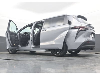 2025 Toyota Sienna Woodland Edition