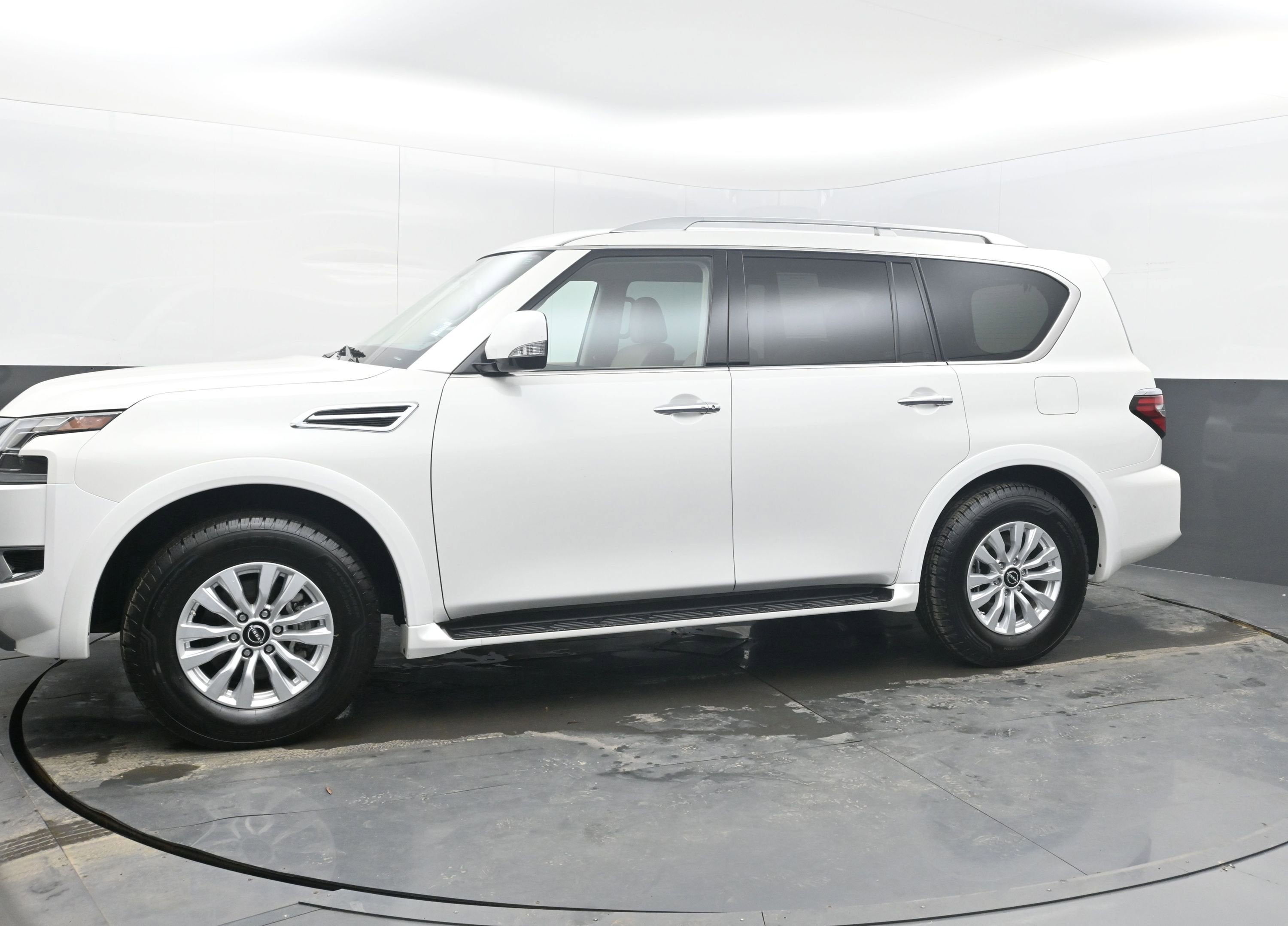 2024 Nissan Armada SV