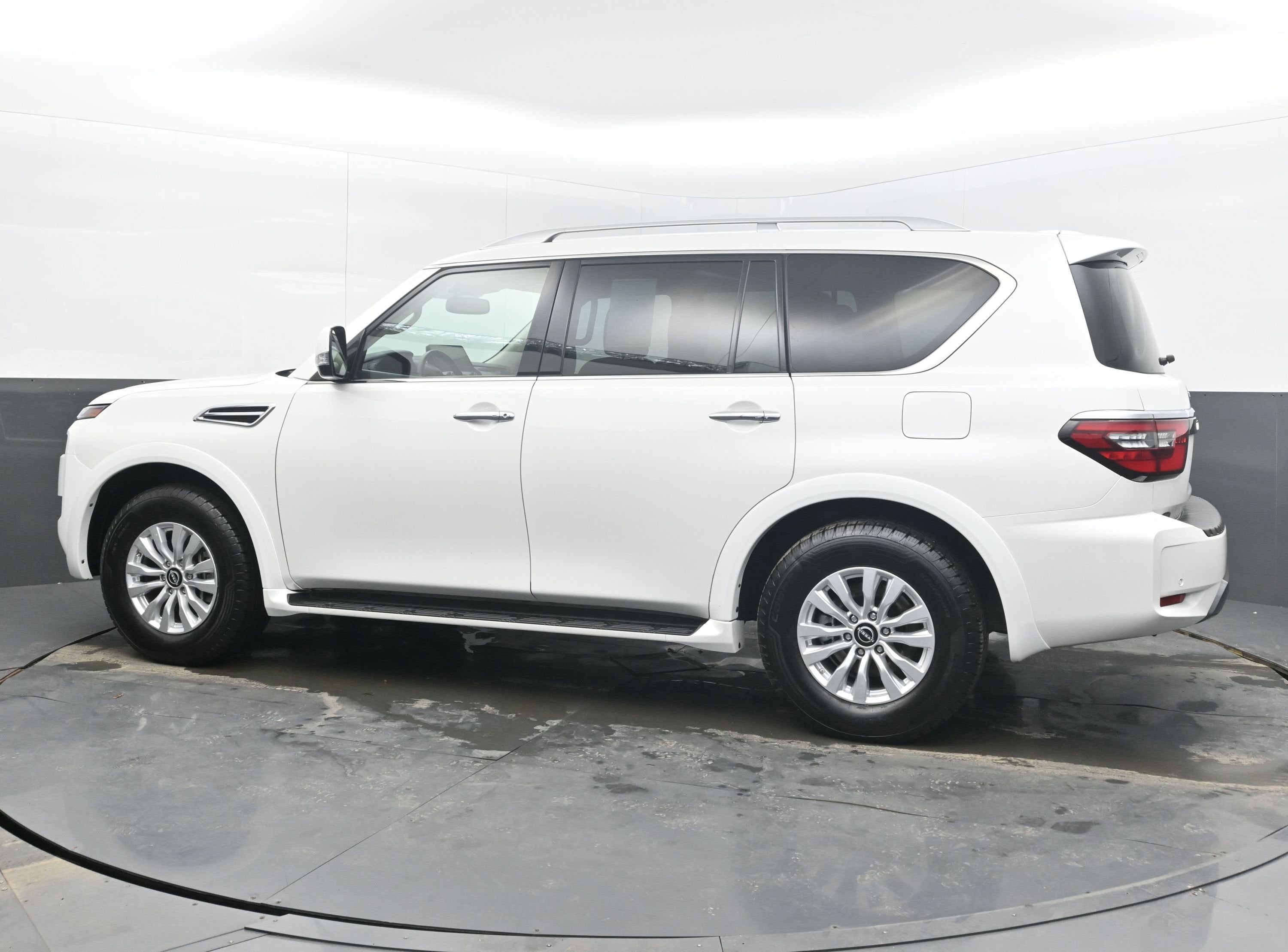 2024 Nissan Armada SV