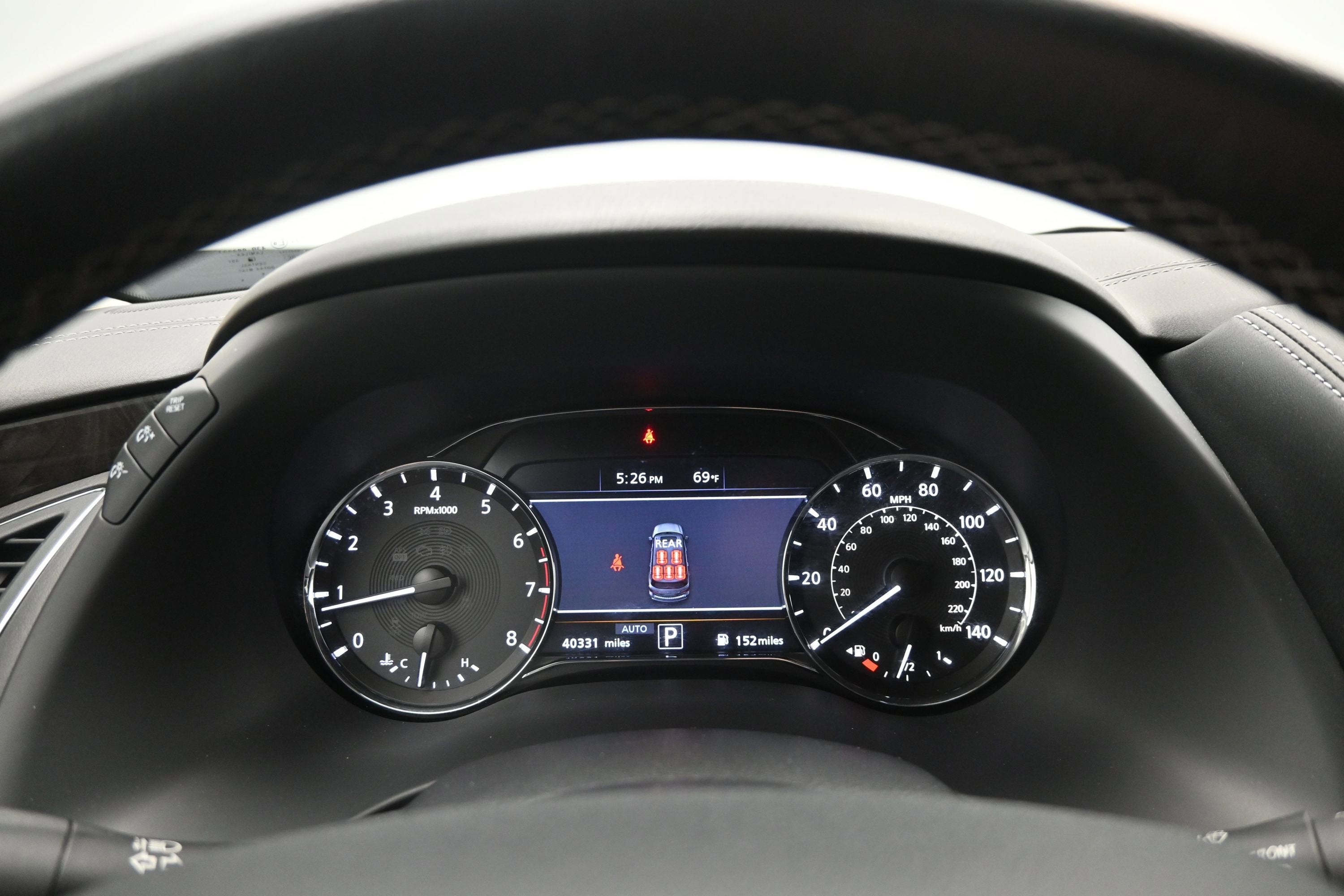 2024 INFINITI QX80 LUXE