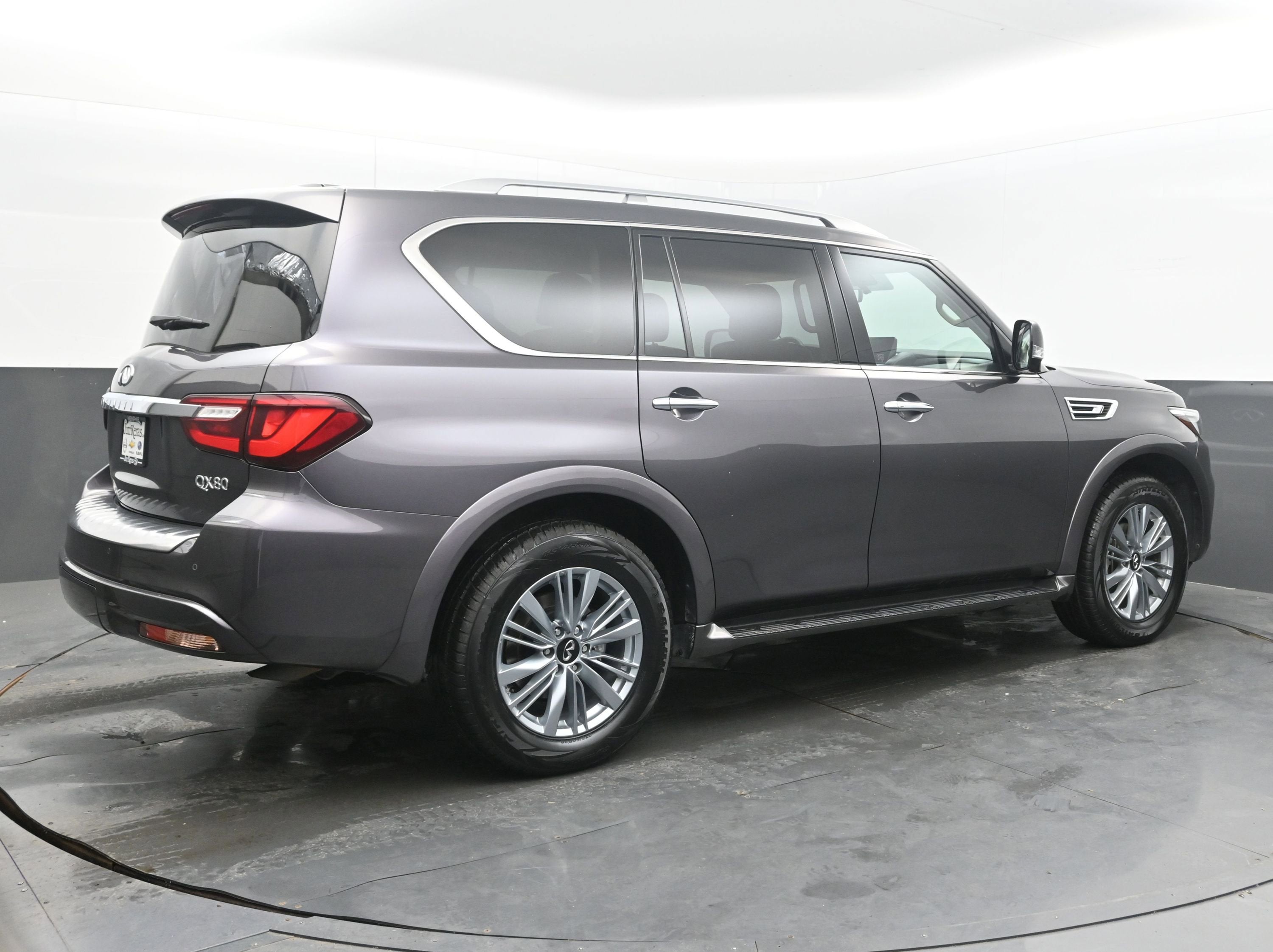 2024 INFINITI QX80 LUXE
