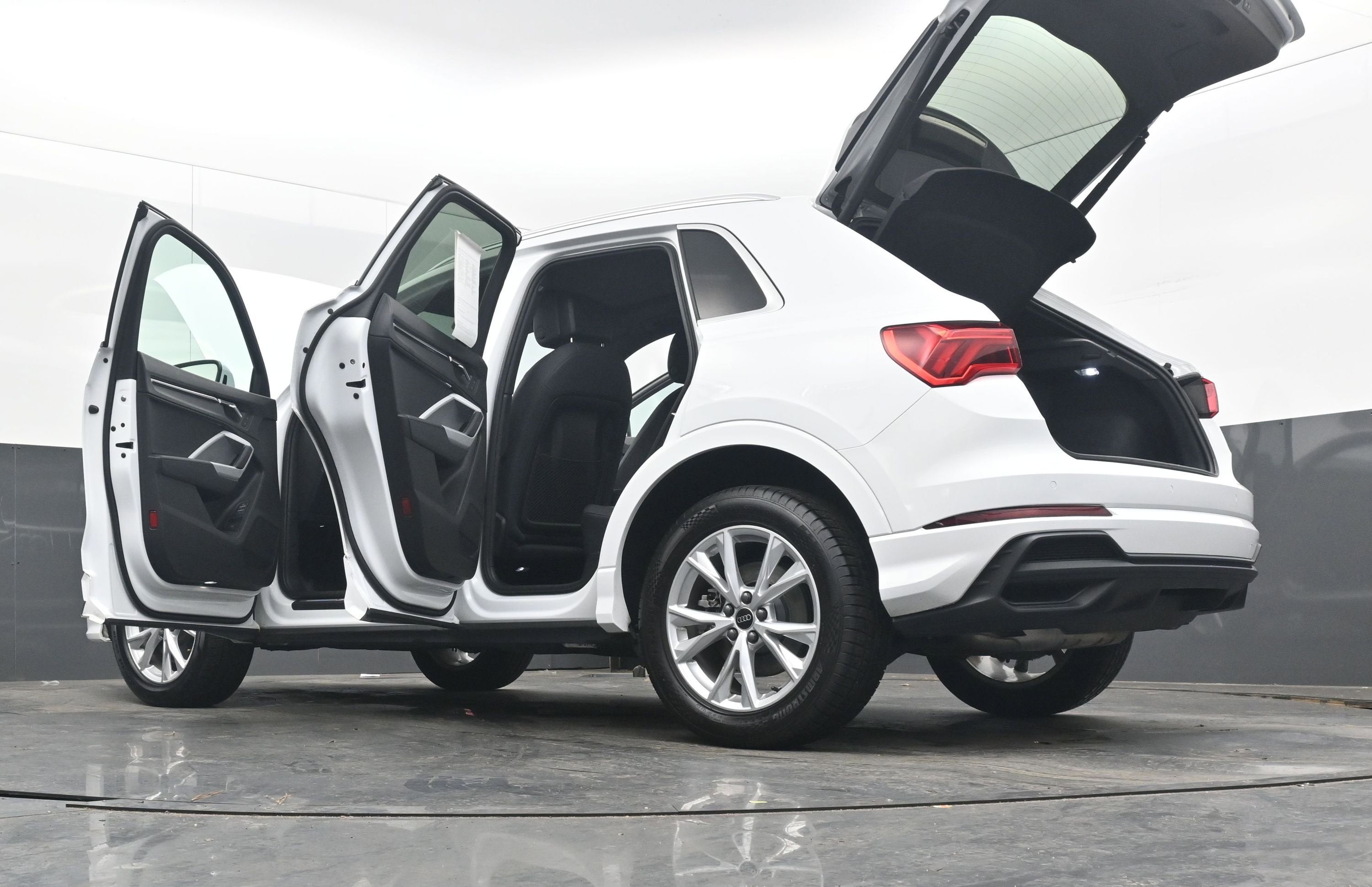2024 Audi Q3 S line Premium