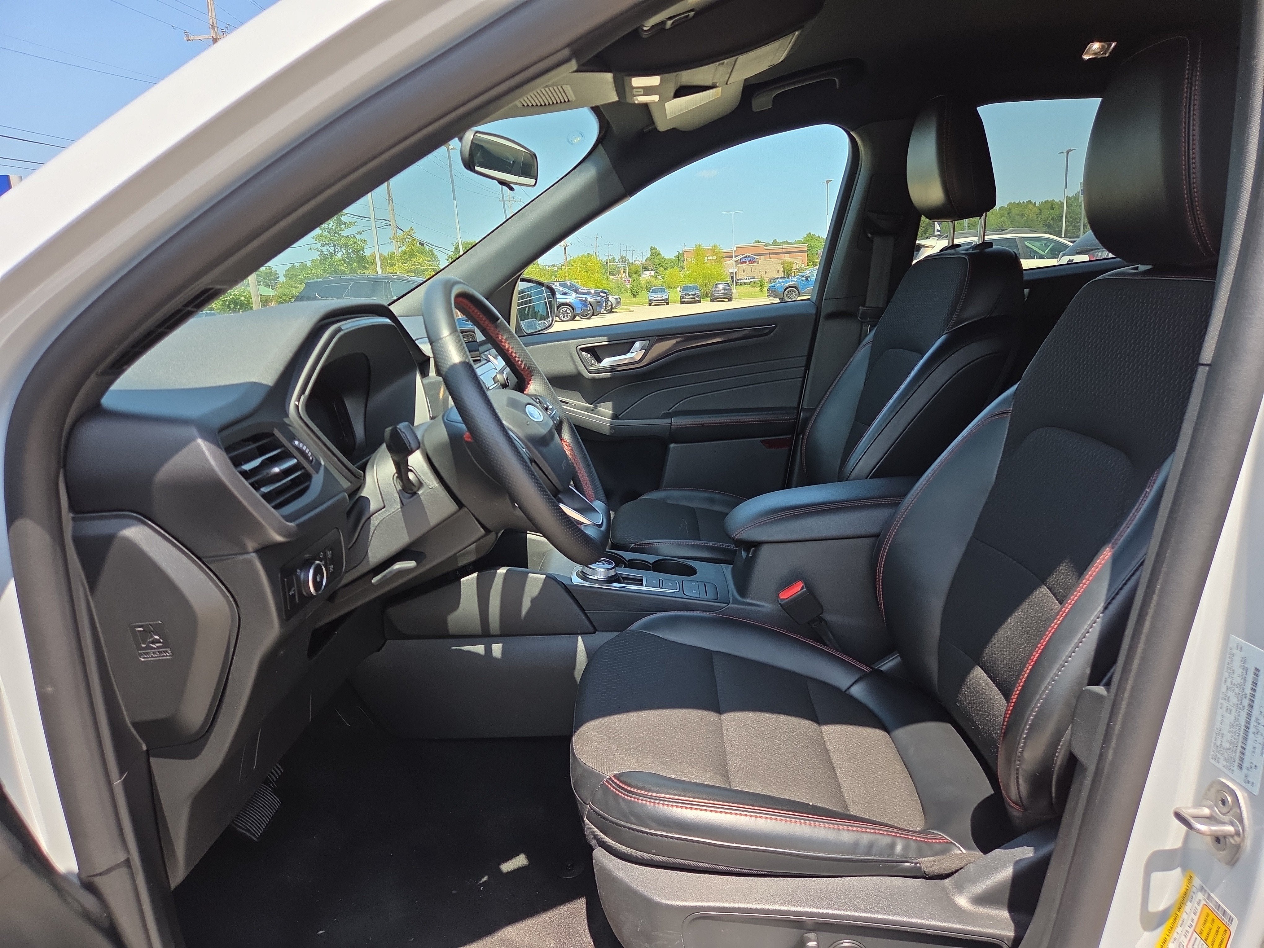 2025 Ford Escape ST-Line Select