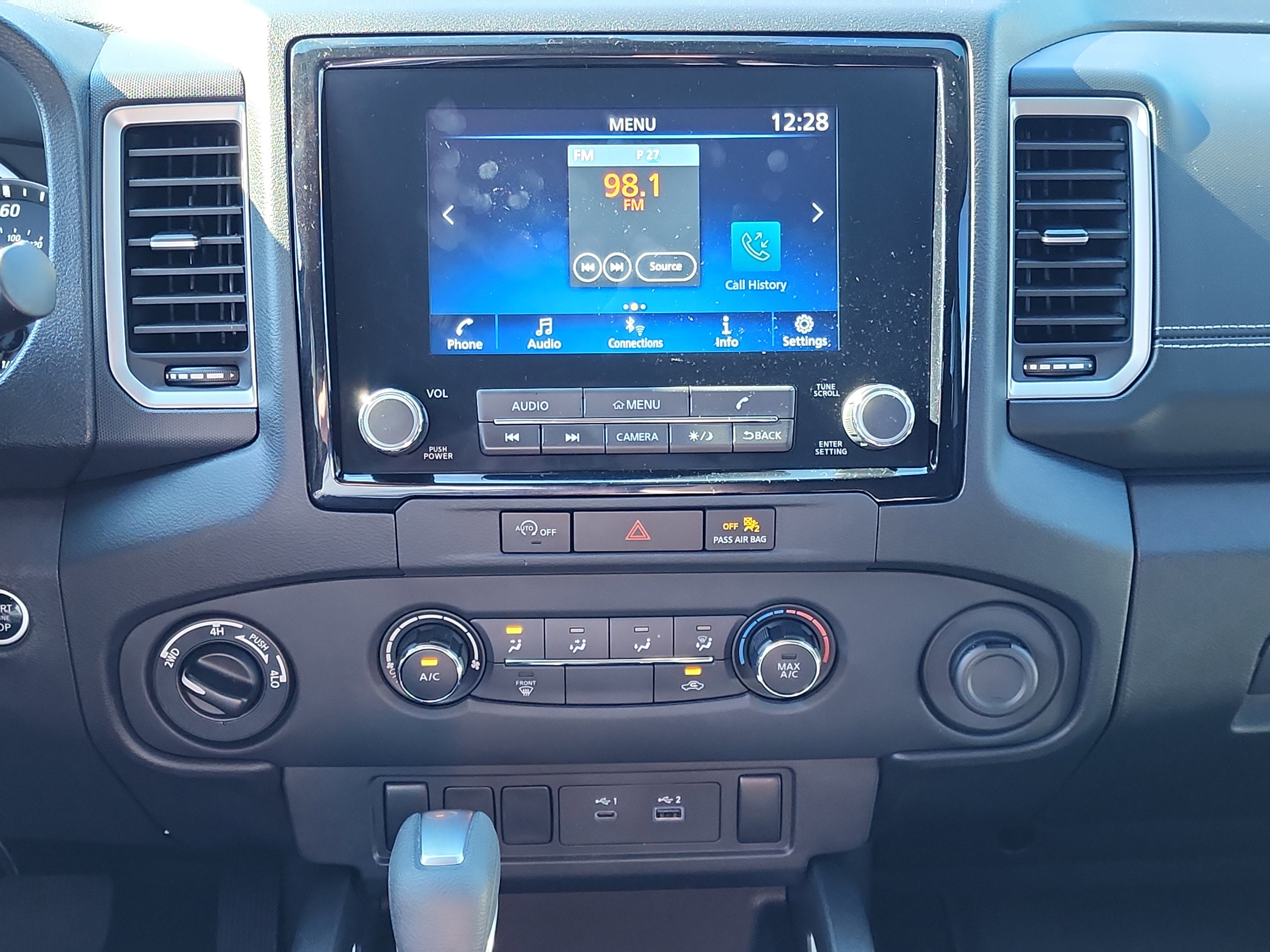 2024 Nissan Frontier SV