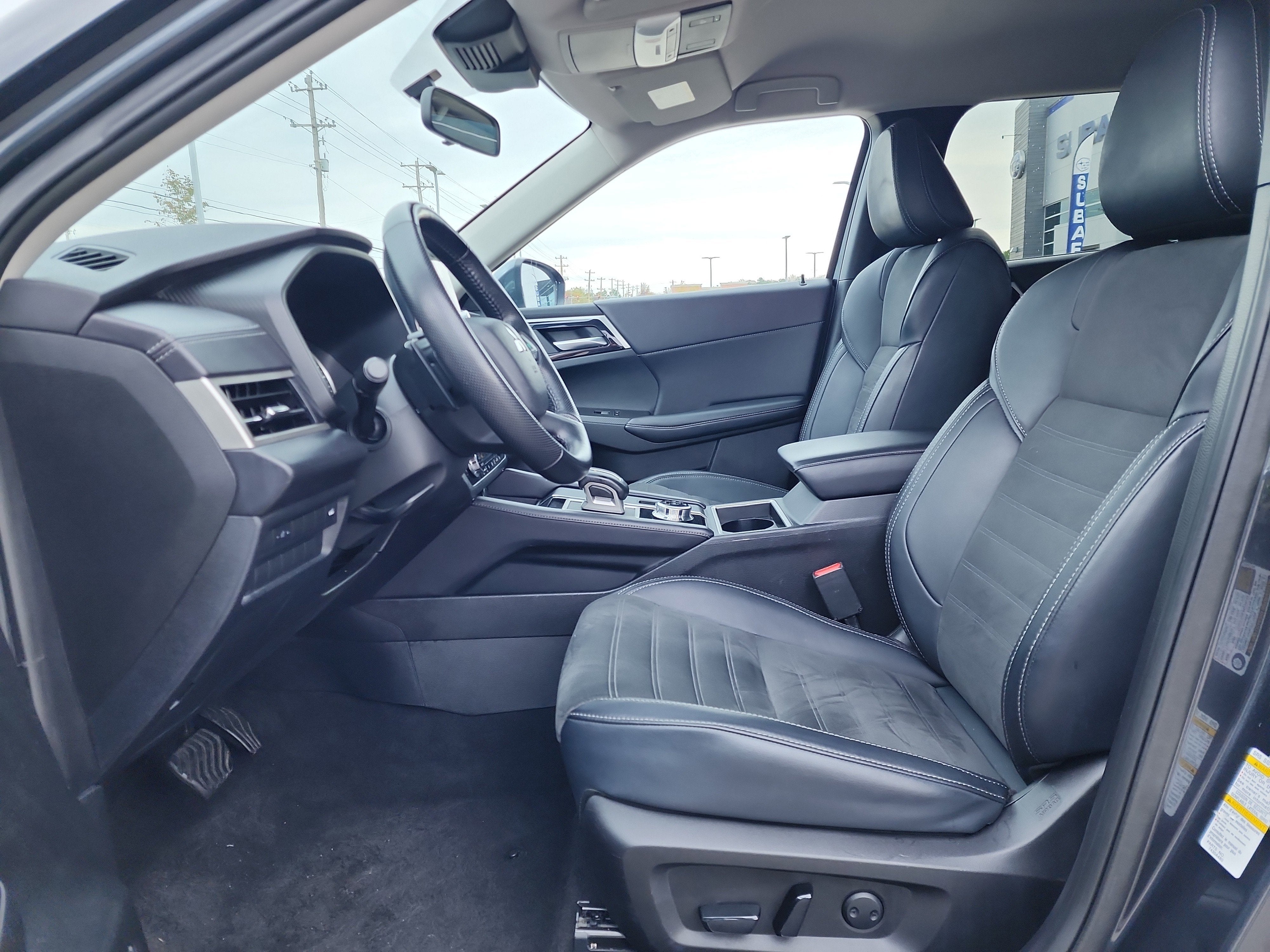 2024 Mitsubishi Outlander SE