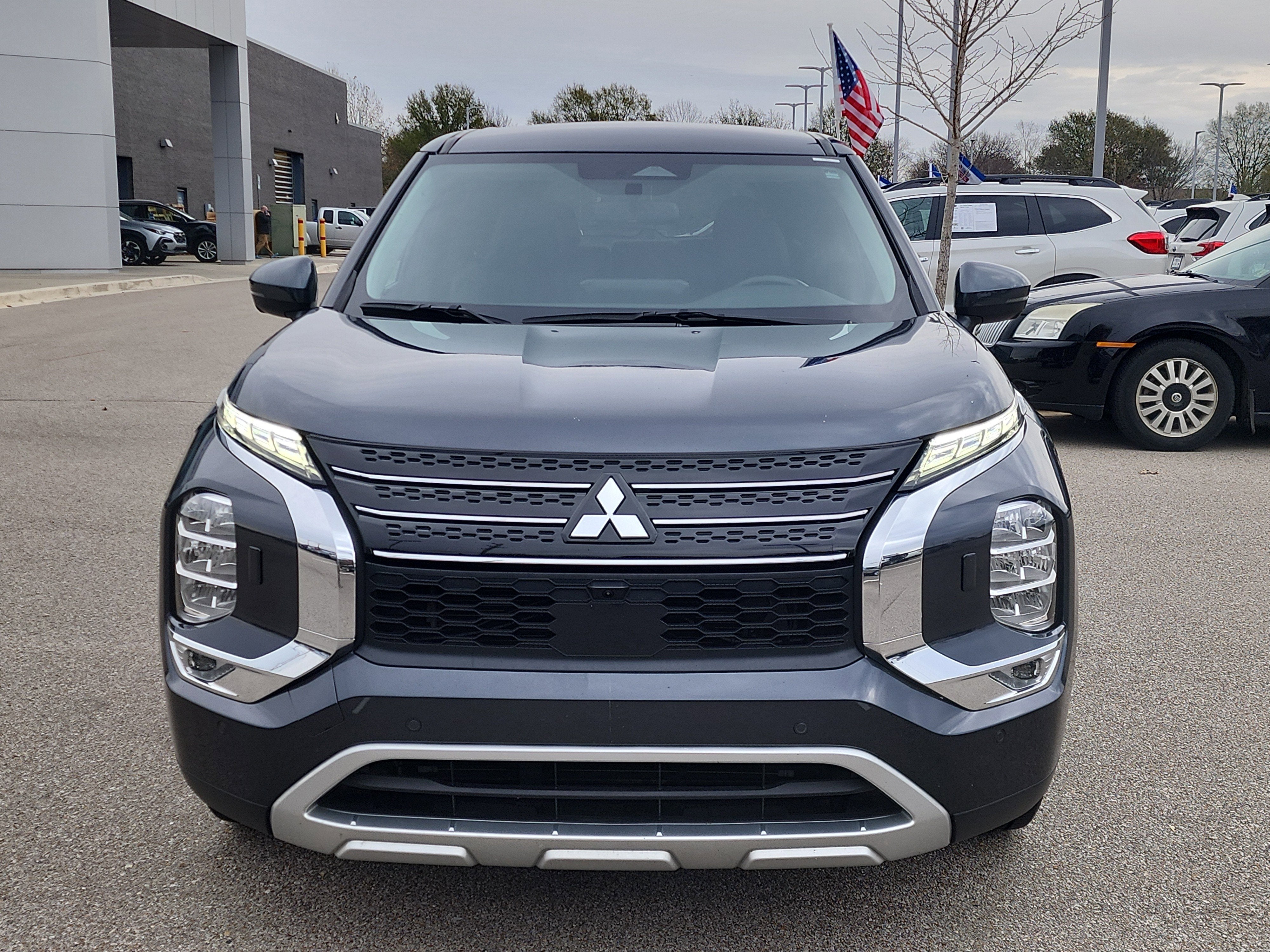 2024 Mitsubishi Outlander SE