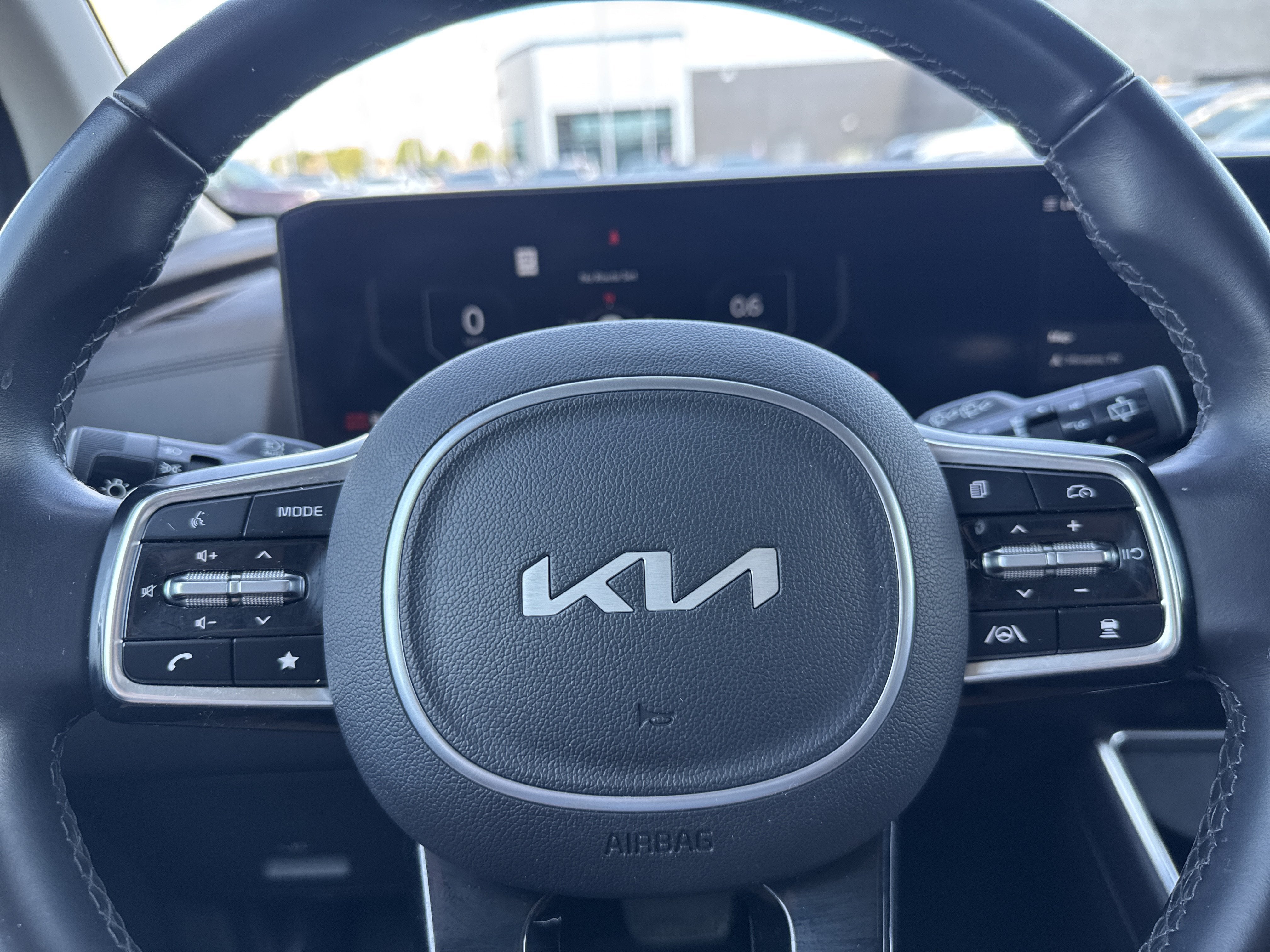 2025 Kia Carnival SX
