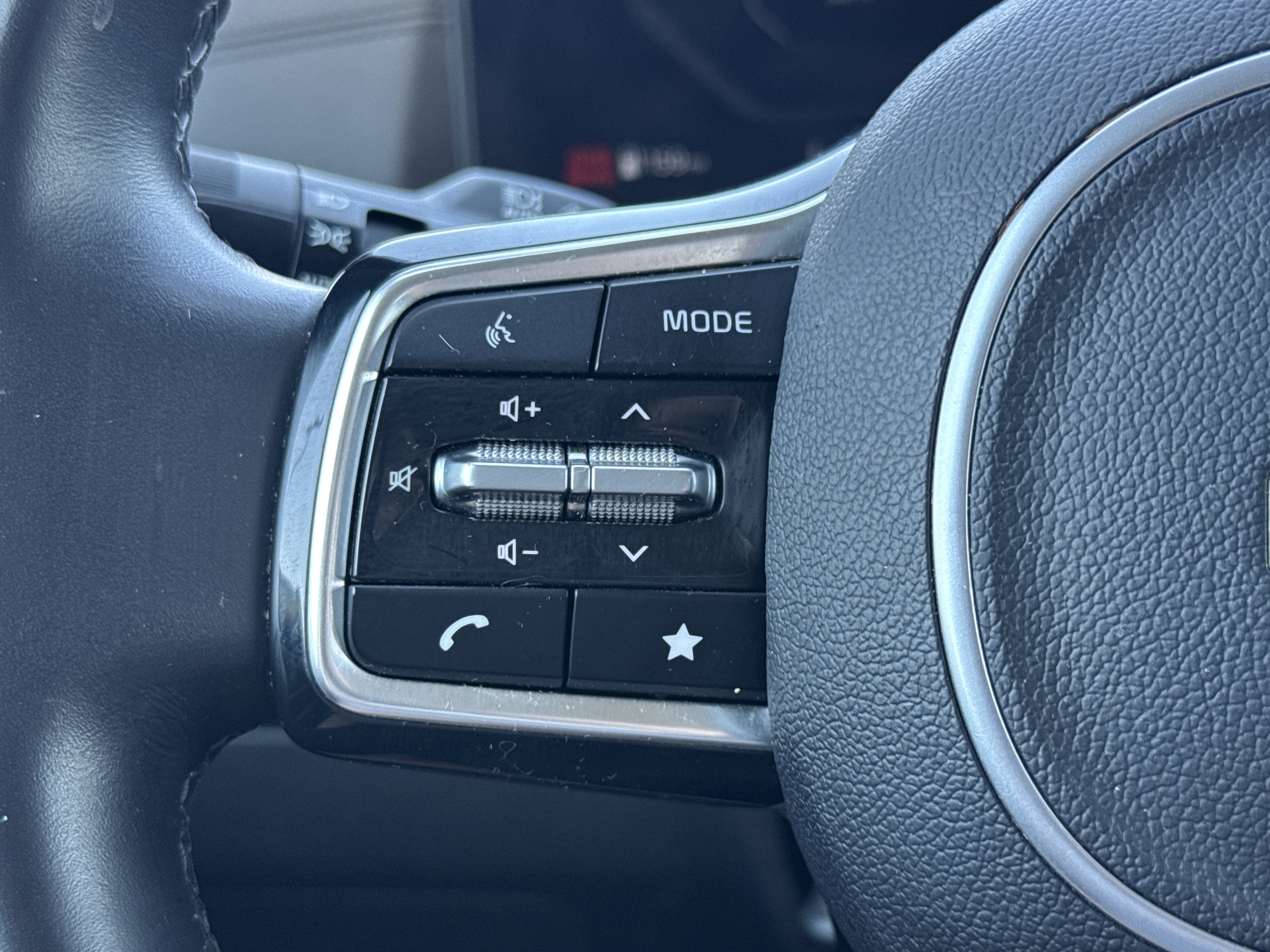 2025 Kia Carnival SX