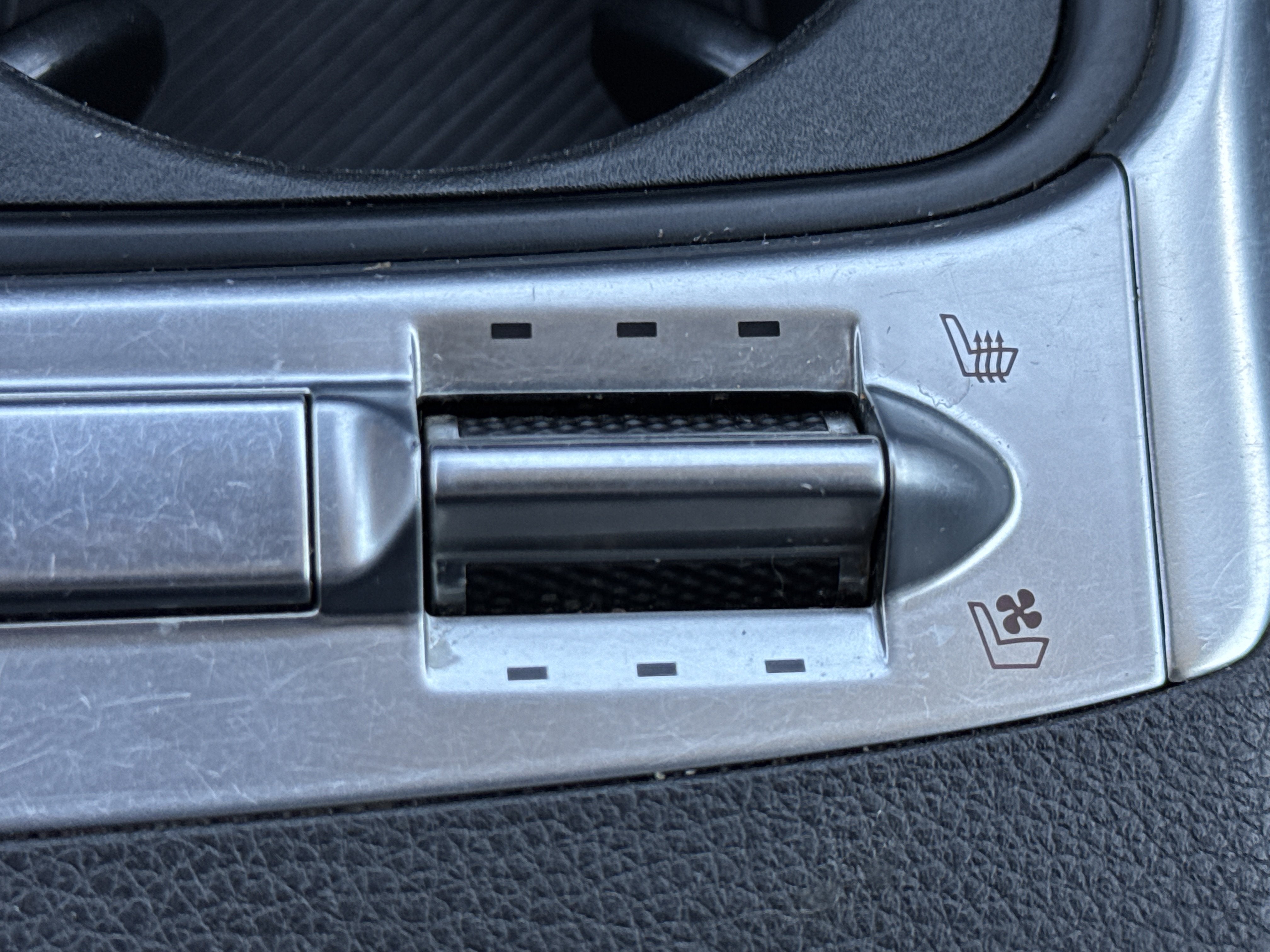 2025 Kia Carnival SX