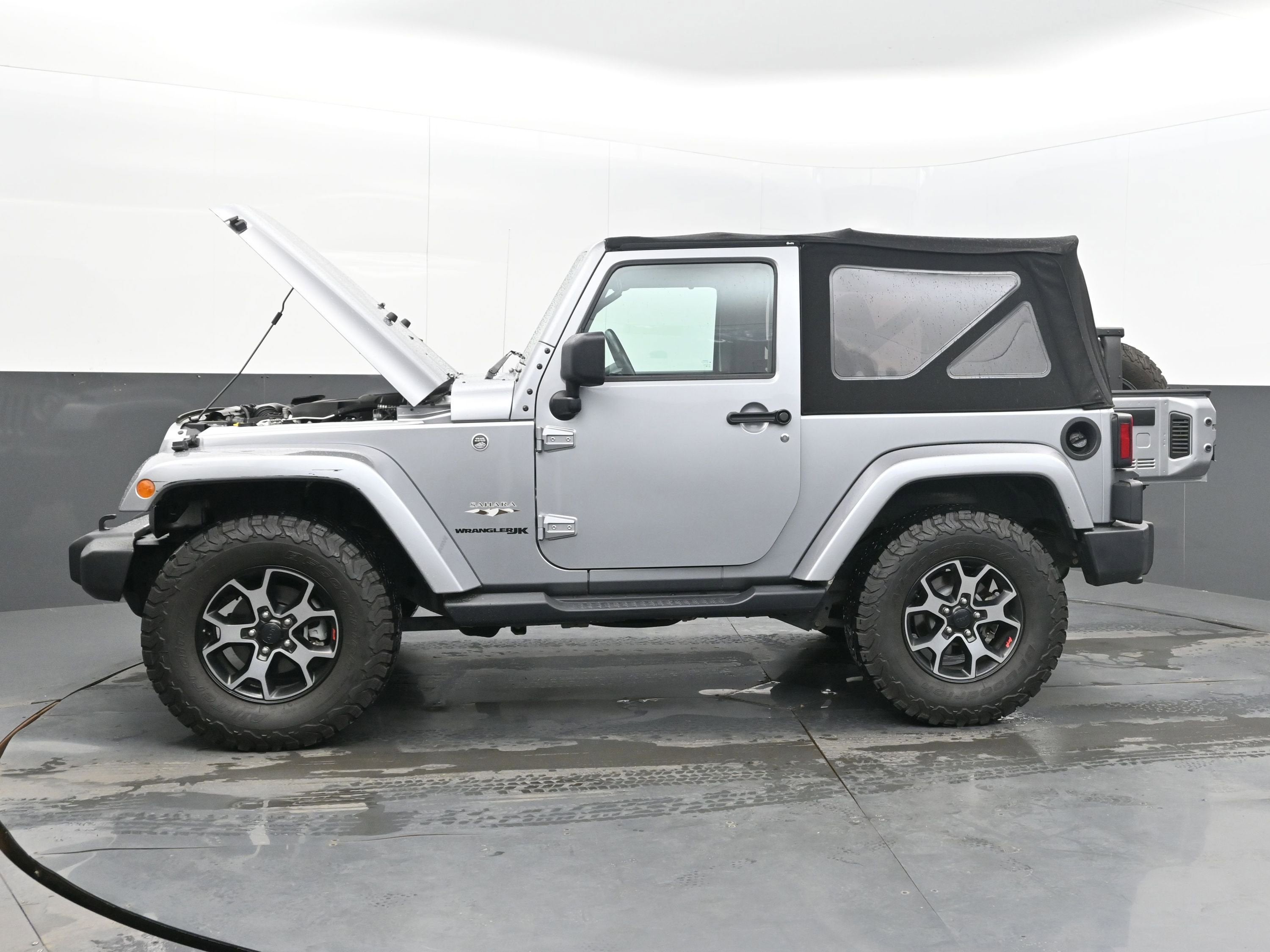 2018 Jeep Wrangler JK Sahara 4x4