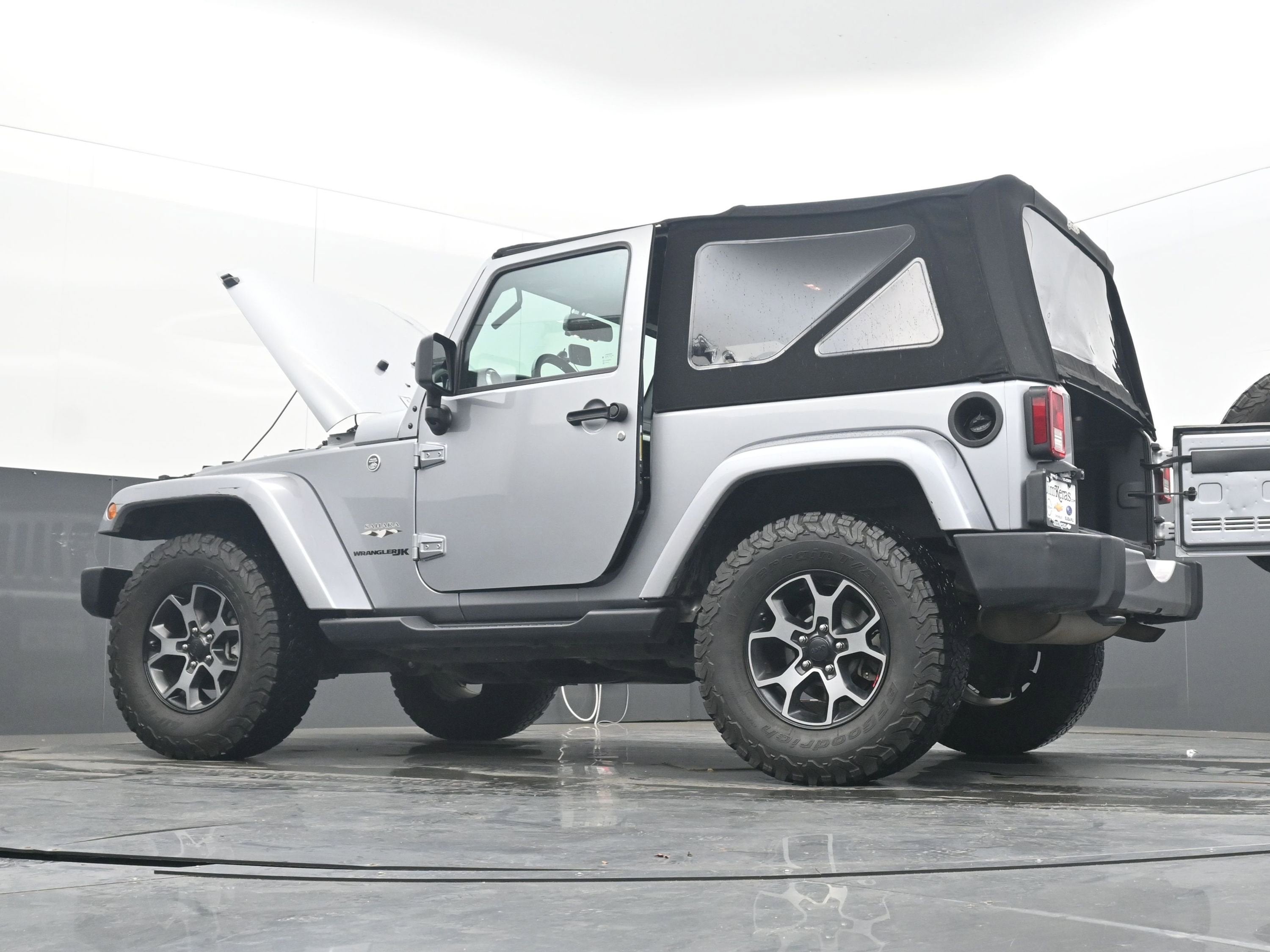 2018 Jeep Wrangler JK Sahara 4x4