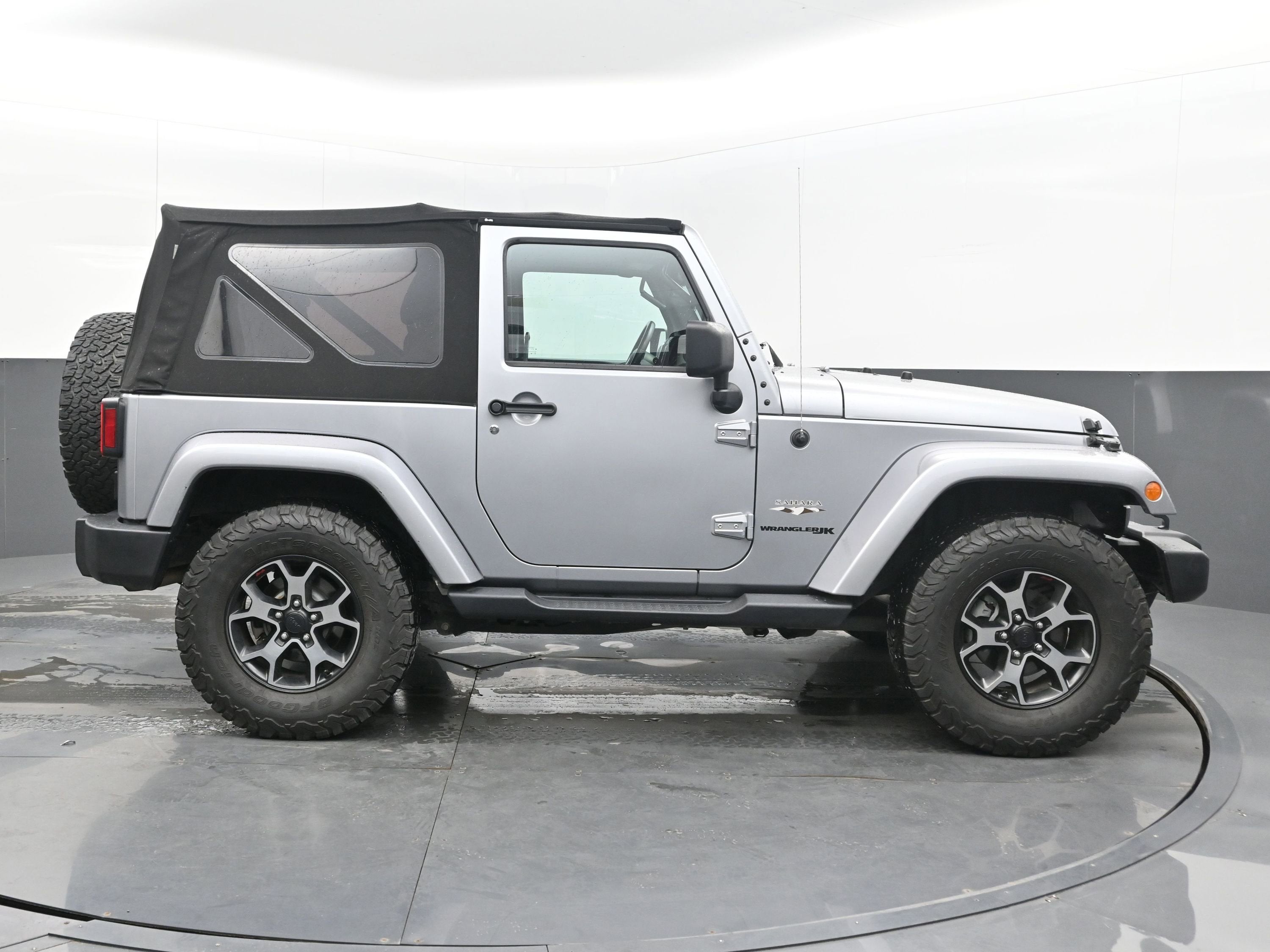 2018 Jeep Wrangler JK Sahara 4x4