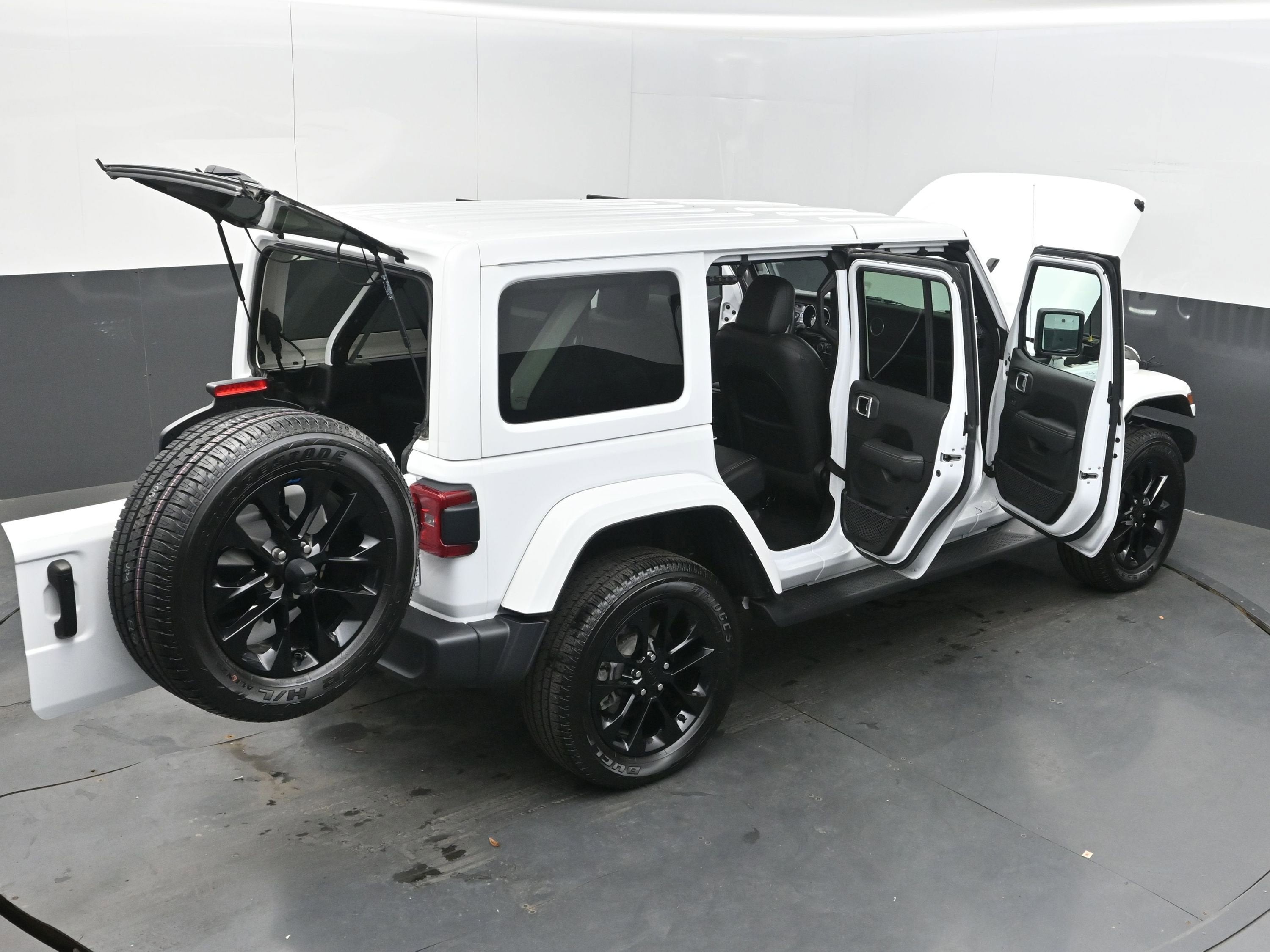 2022 Jeep Wrangler 4xe Unlimited Sahara 4x4