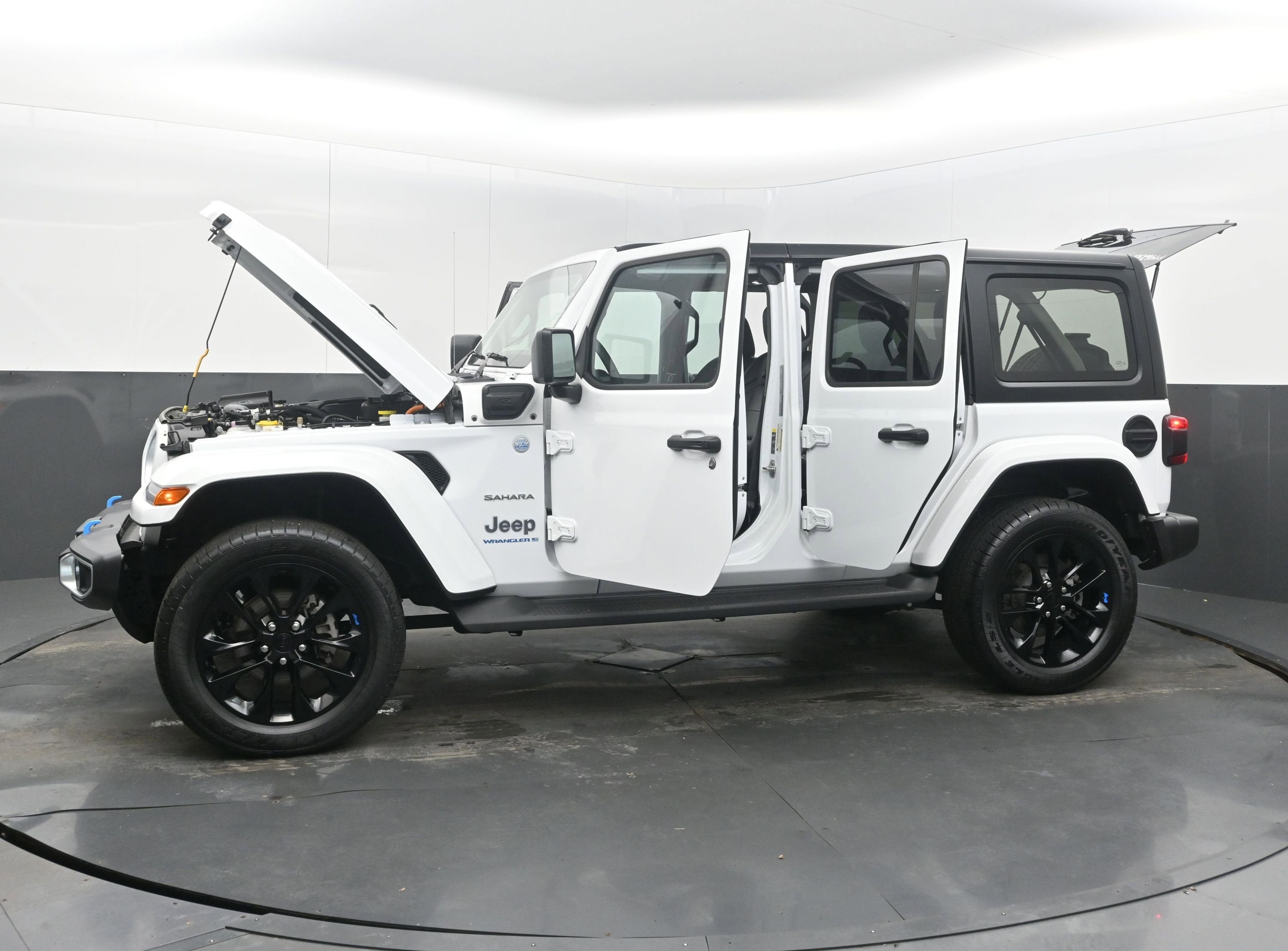 2023 Jeep Wrangler 4xe Sahara 4x4