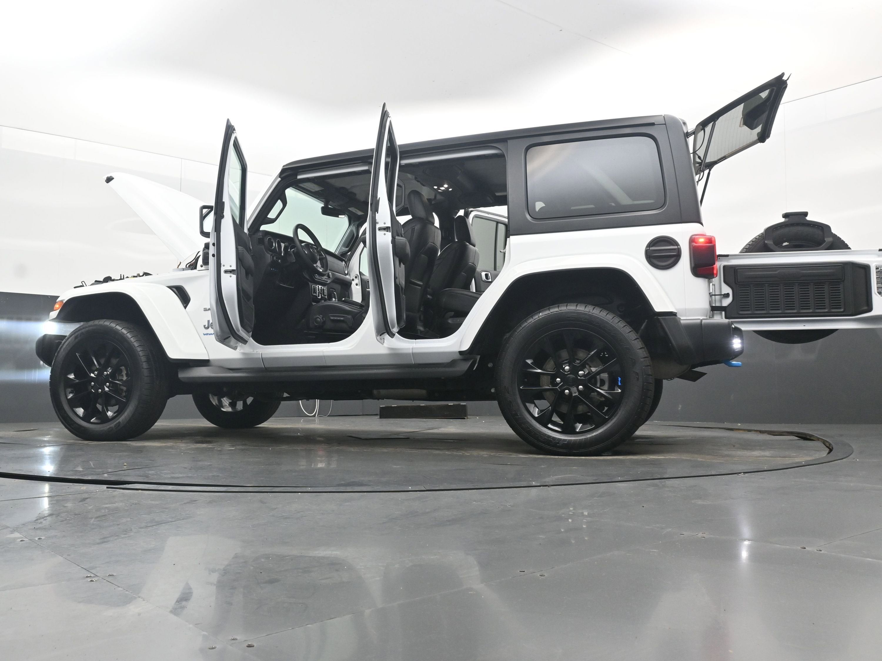 2023 Jeep Wrangler 4xe Sahara 4x4