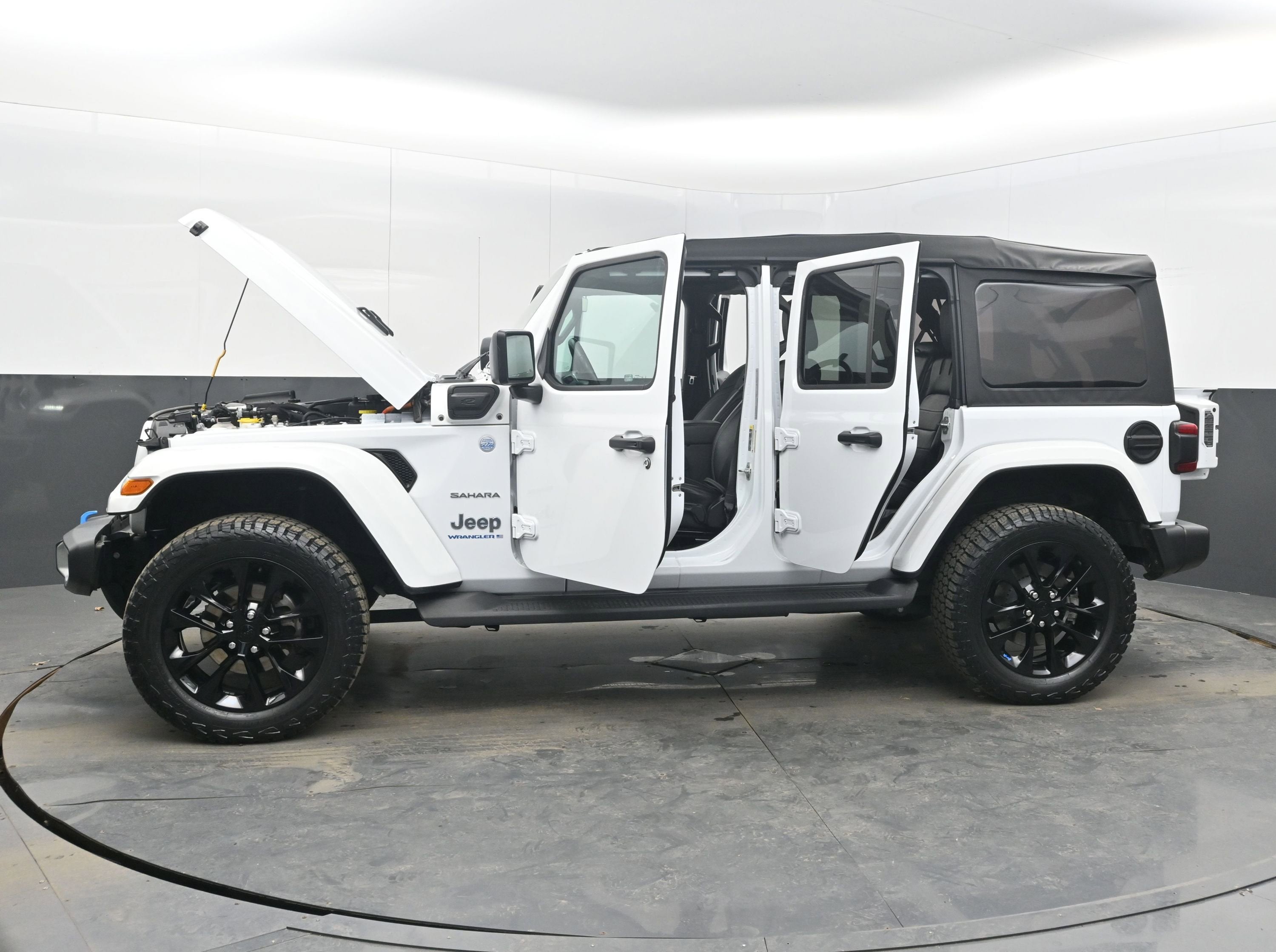 2023 Jeep Wrangler 4xe Sahara 4x4