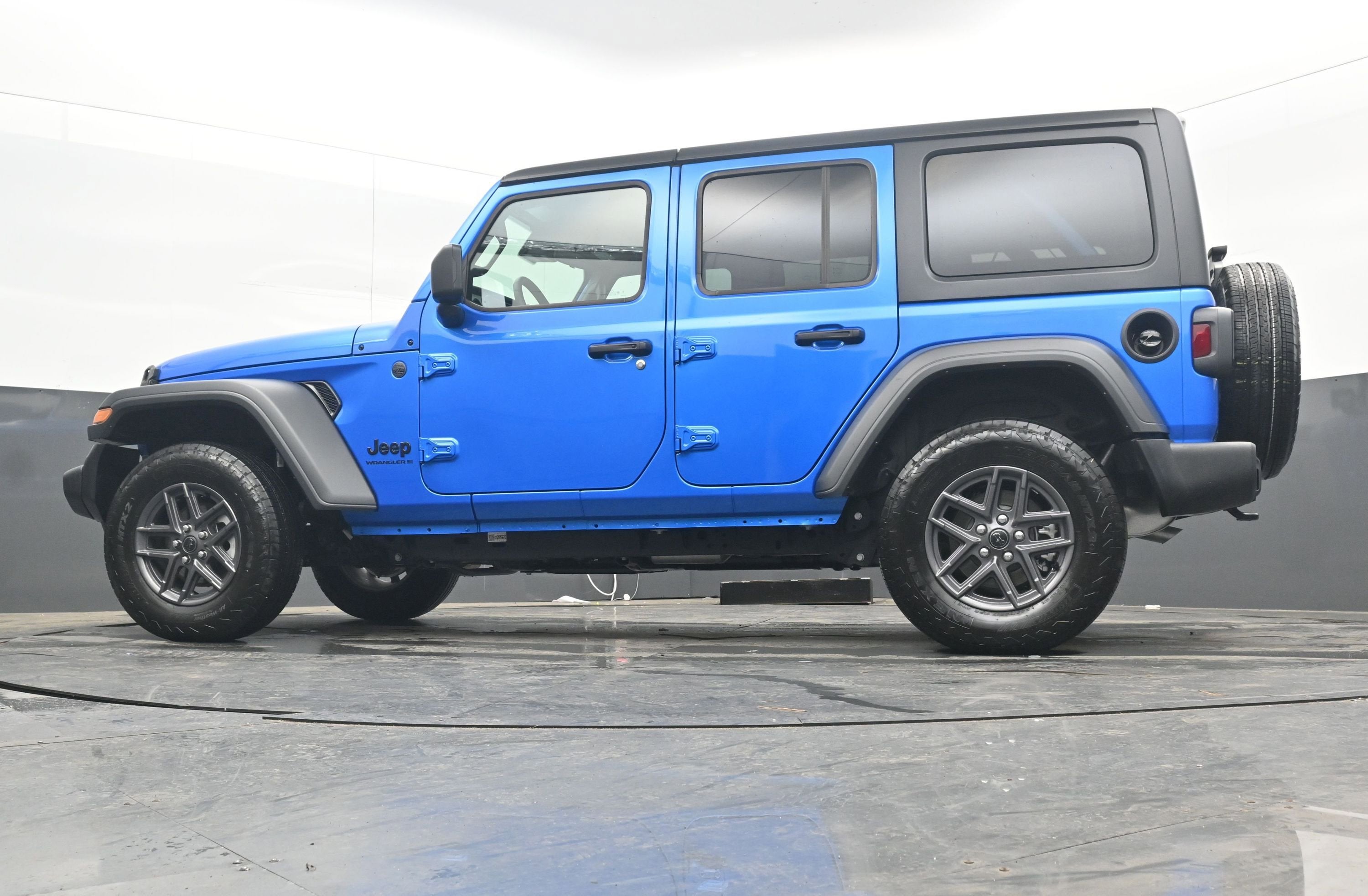 2025 Jeep Wrangler 4-Door Summit 4x4