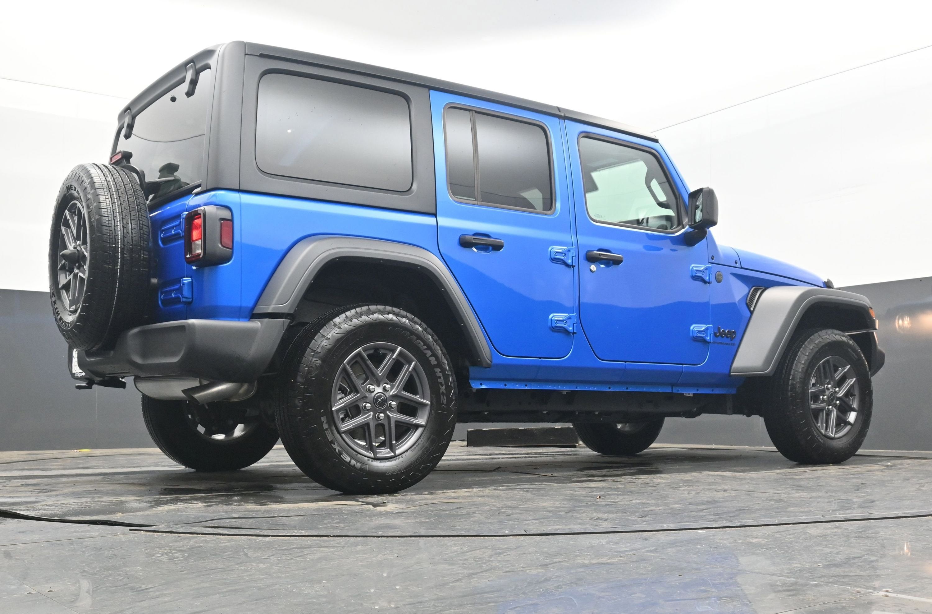 2025 Jeep Wrangler 4-Door Summit 4x4