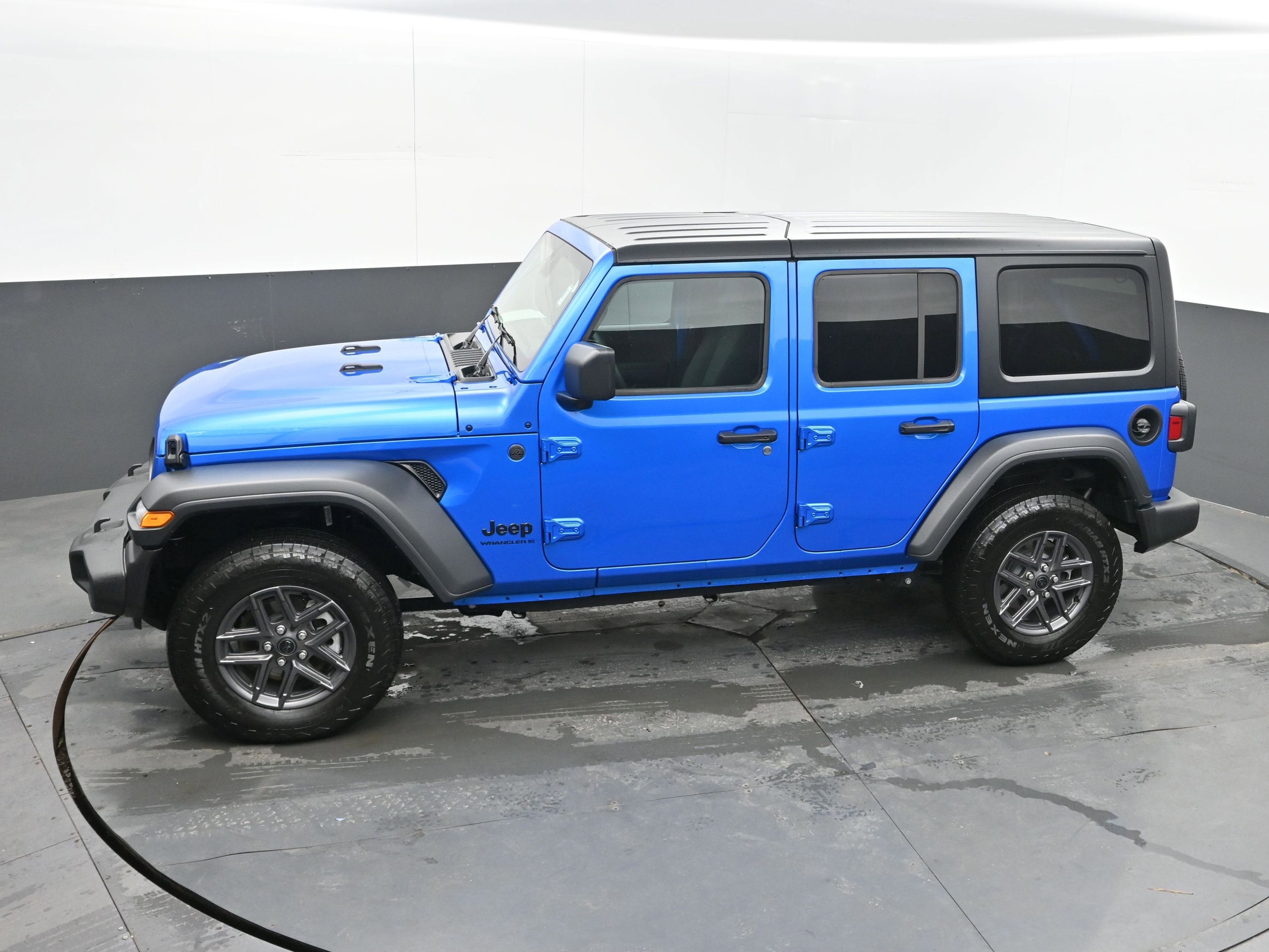 2025 Jeep Wrangler 4-Door Summit 4x4