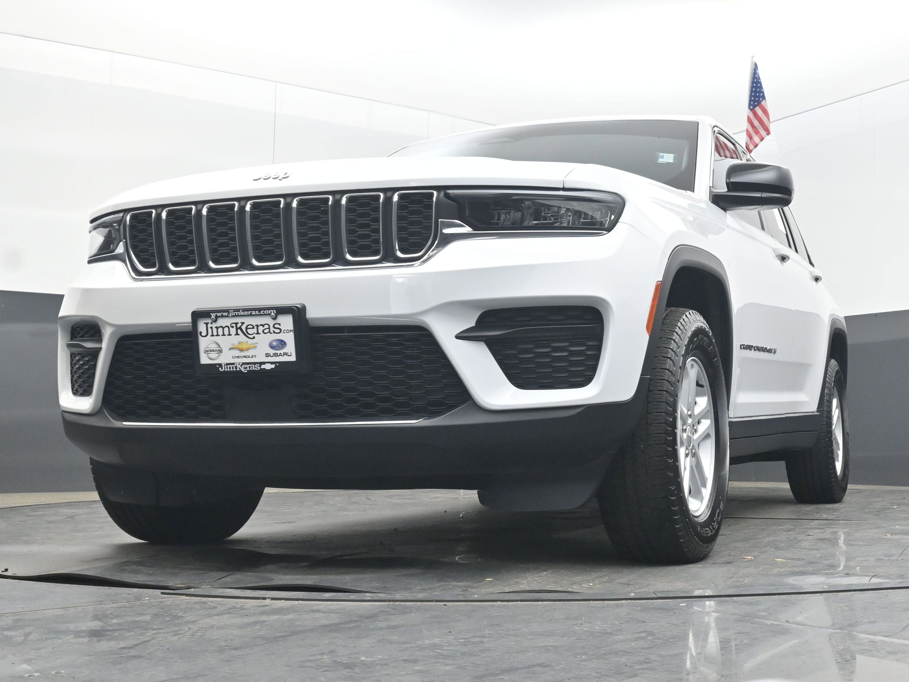2023 Jeep Grand Cherokee Laredo 4x4