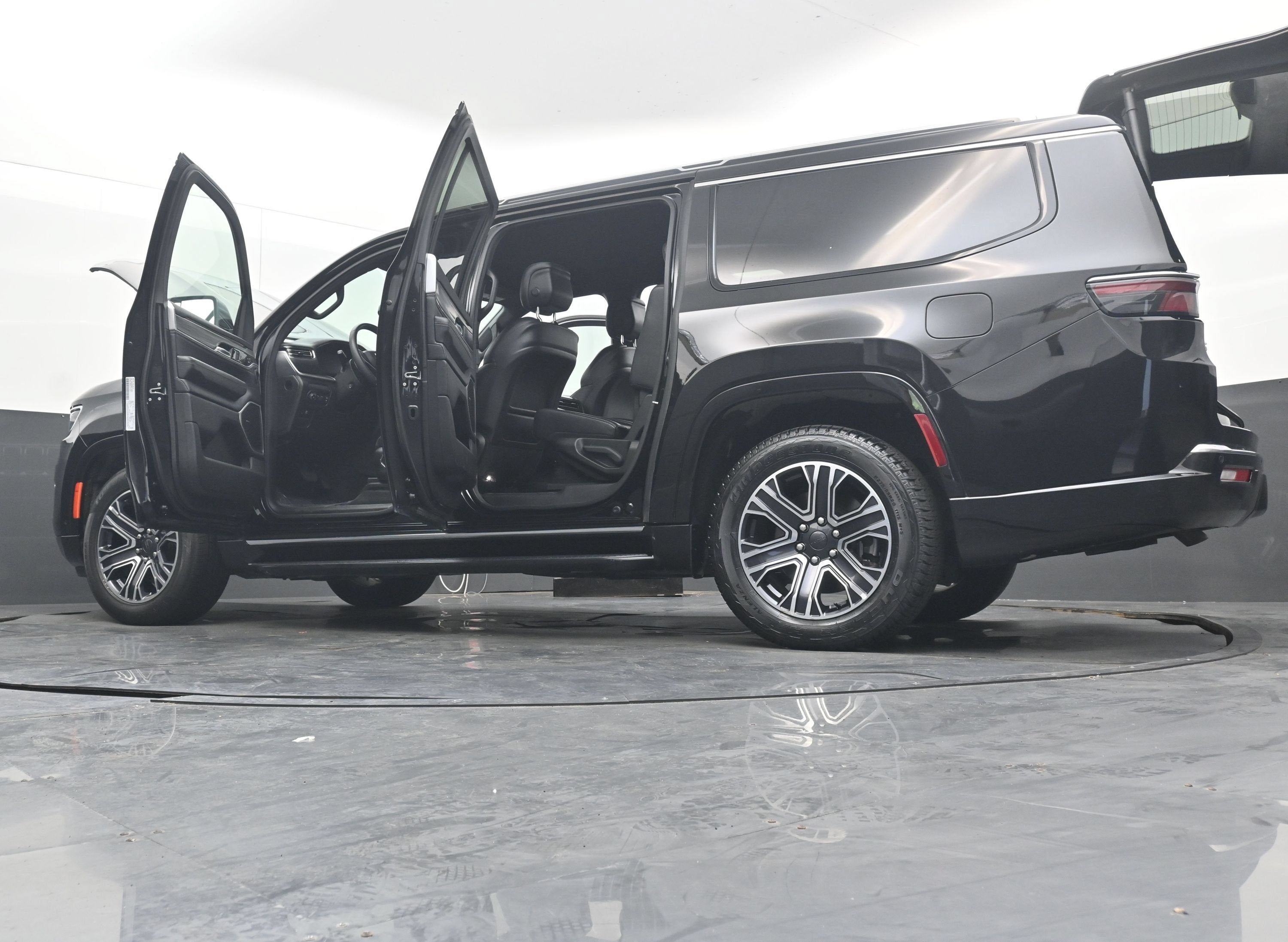 2024 Jeep Wagoneer L Series II