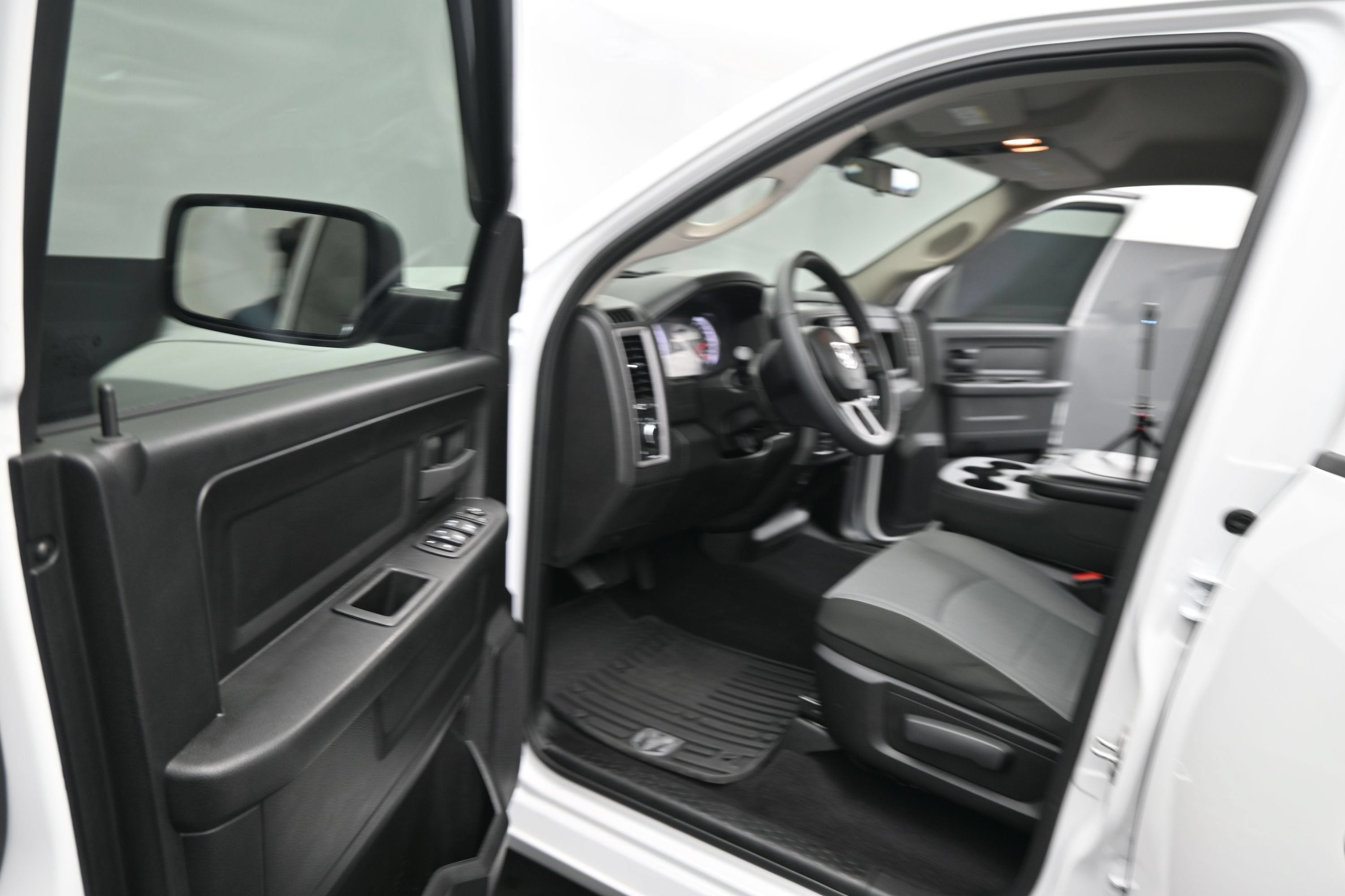 2024 RAM 1500 Classic Tradesman Quad Cab 4x4 6'4" Box