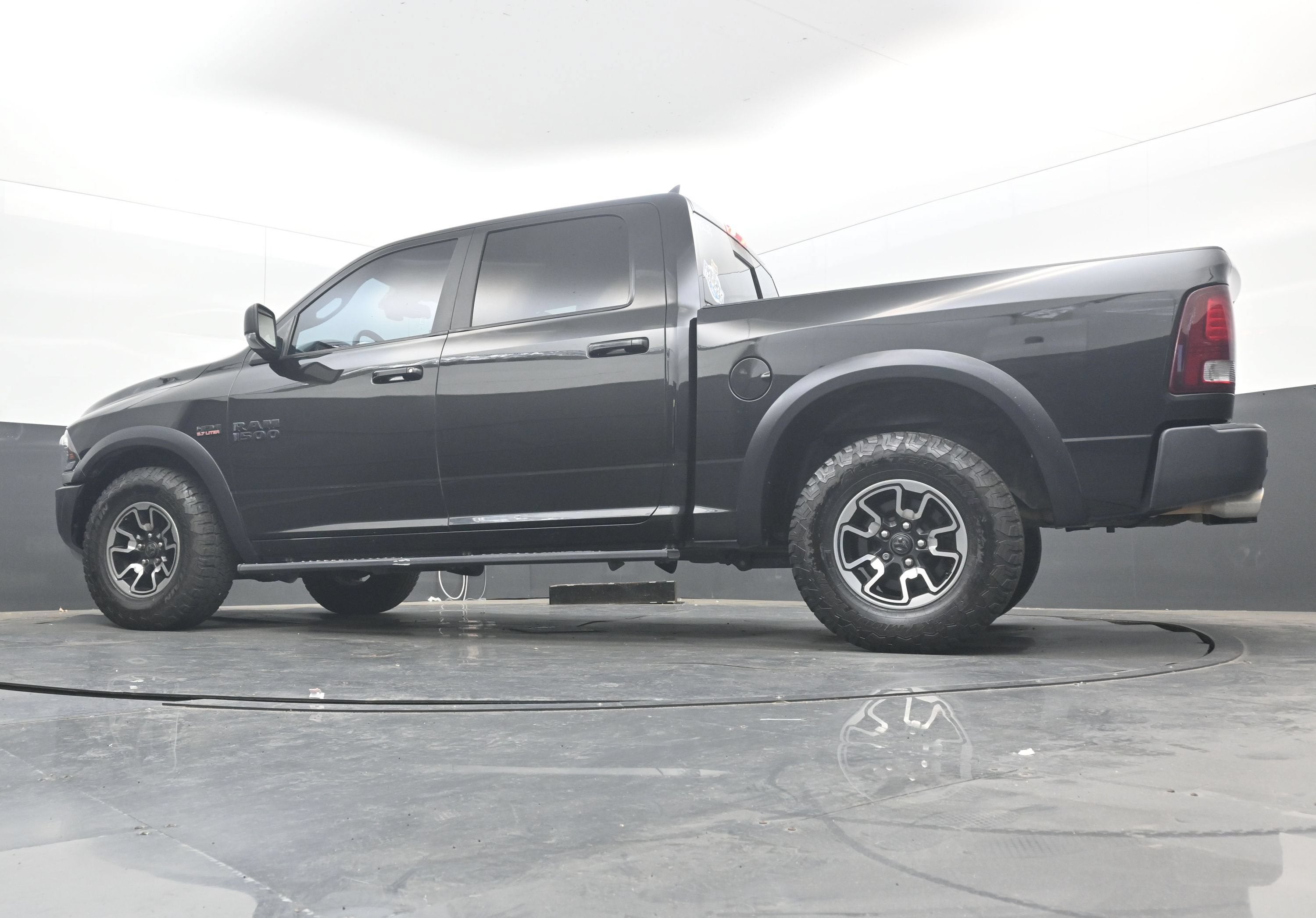 2018 RAM 1500 Rebel Crew Cab 4x4 5'7" Box