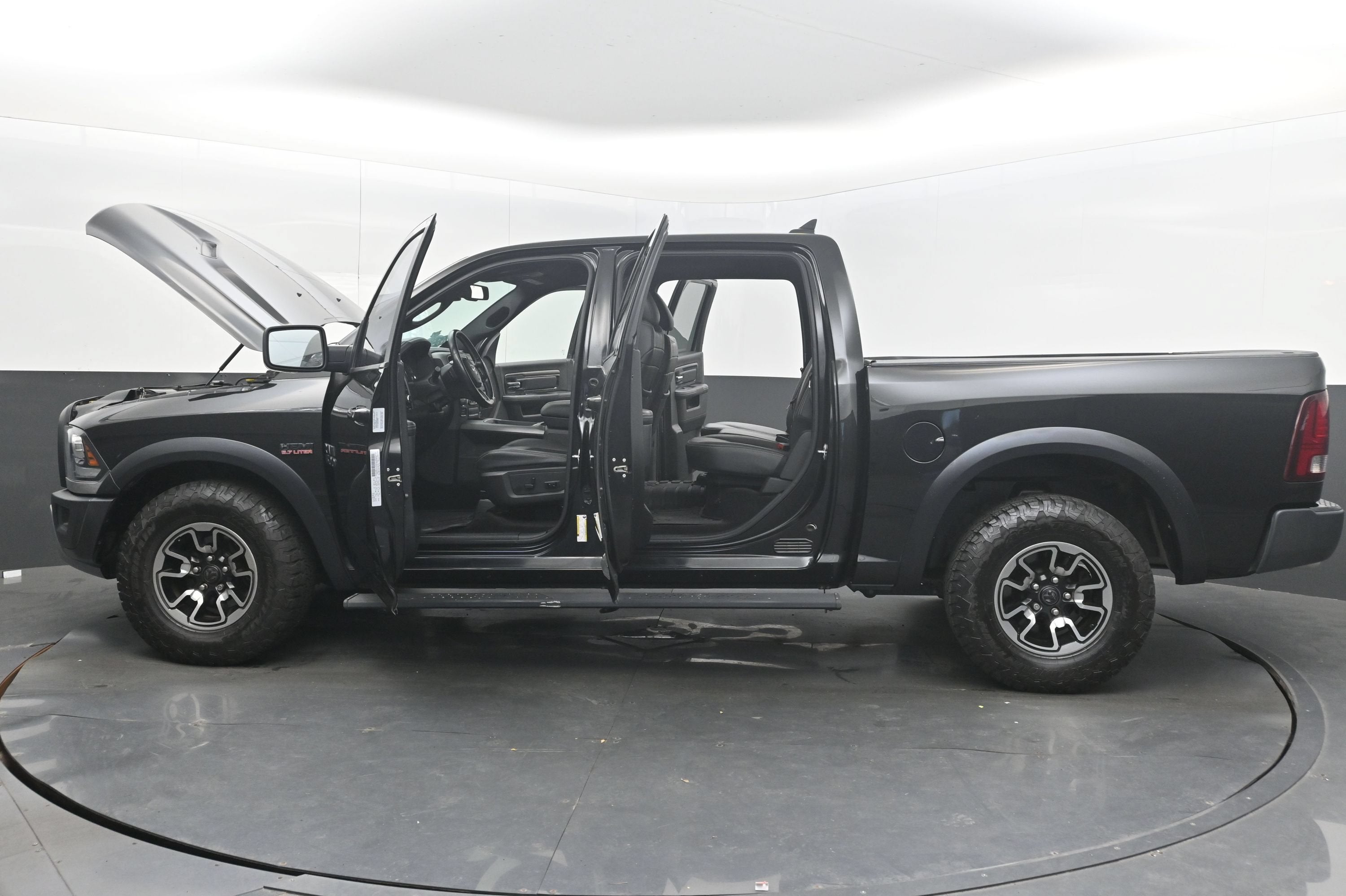 2018 RAM 1500 Rebel Crew Cab 4x4 5'7" Box
