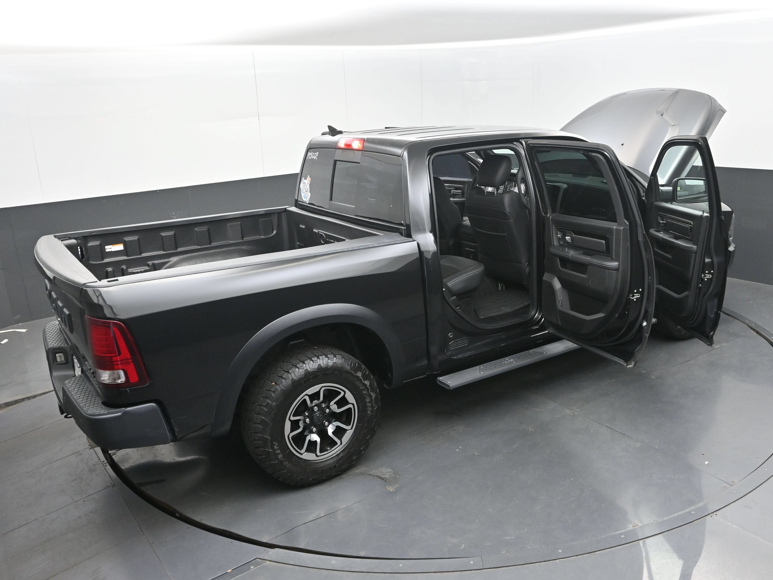 2018 RAM 1500 Rebel Crew Cab 4x4 5'7" Box