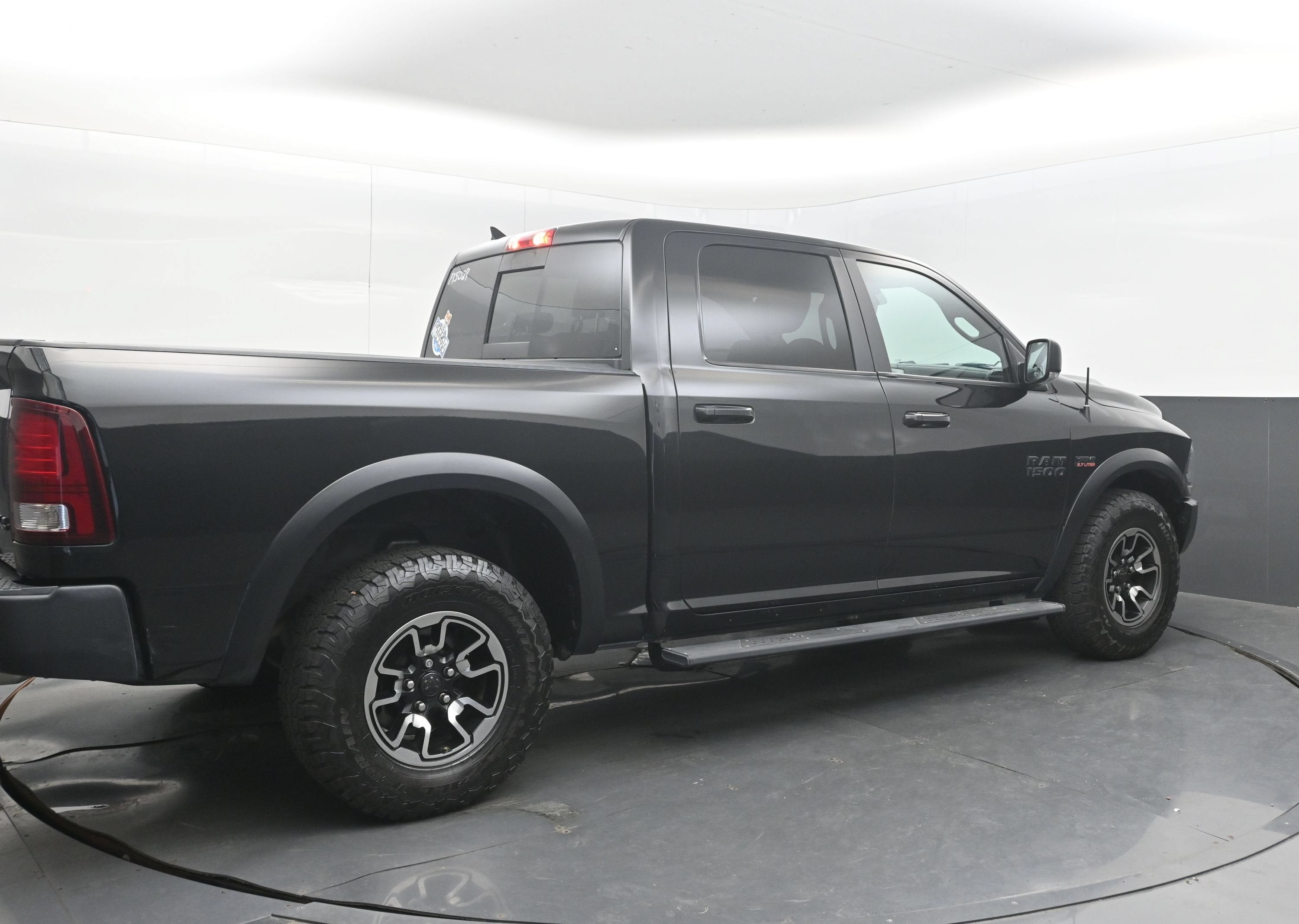2018 RAM 1500 Rebel Crew Cab 4x4 5'7" Box