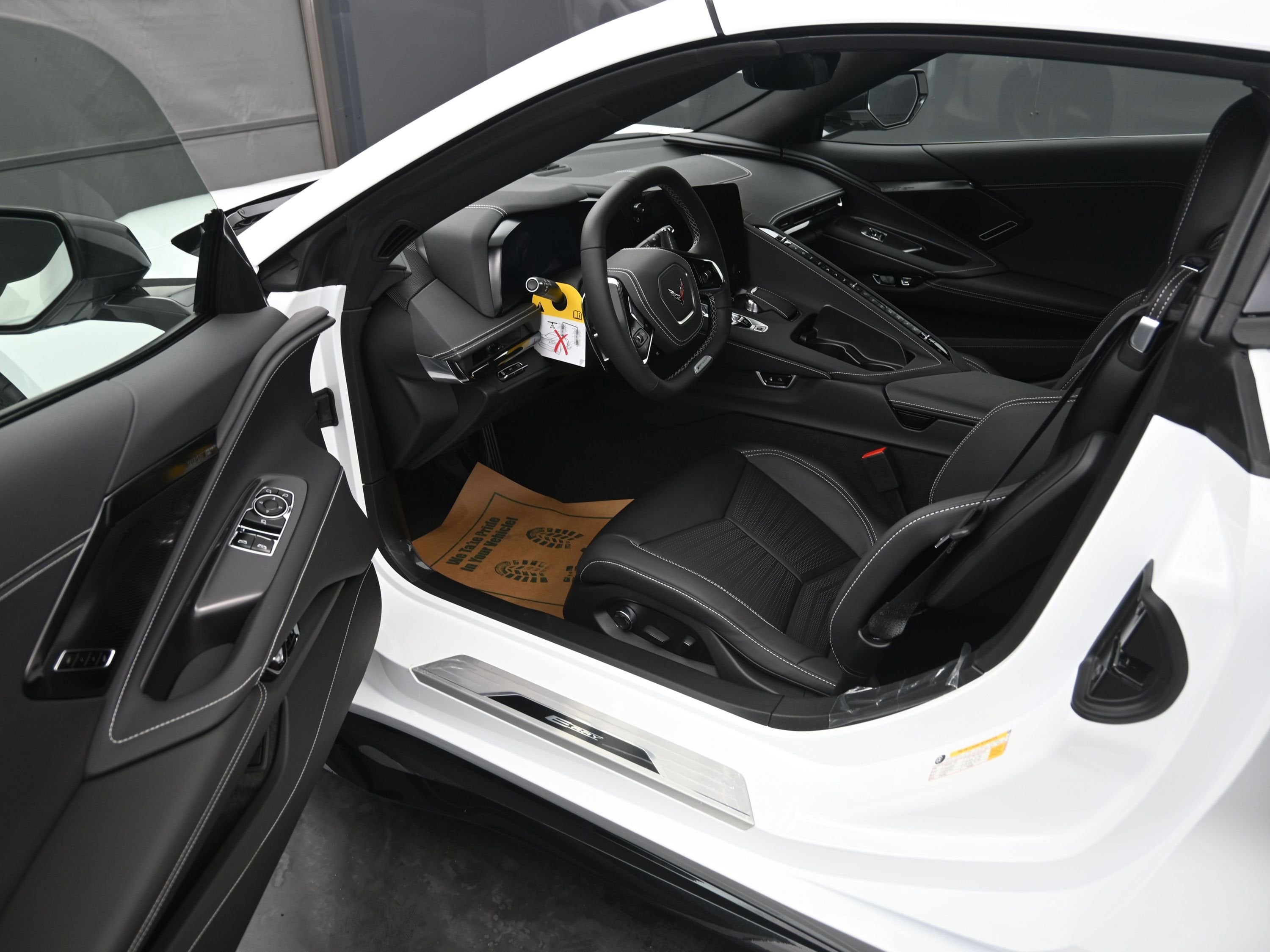 2025 Chevrolet Corvette E-Ray 2LZ