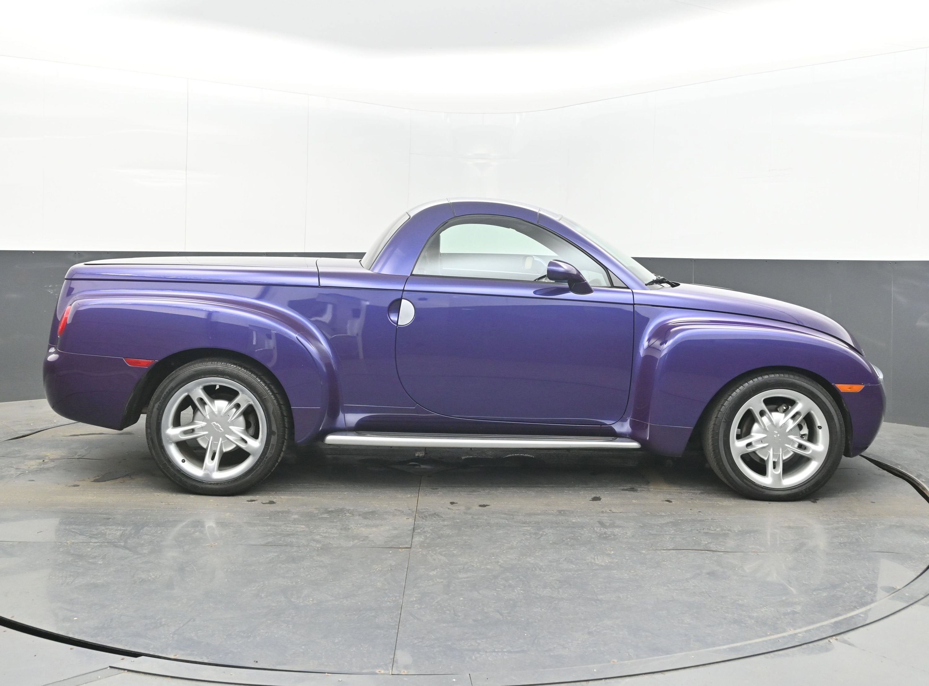 2004 Chevrolet SSR LS