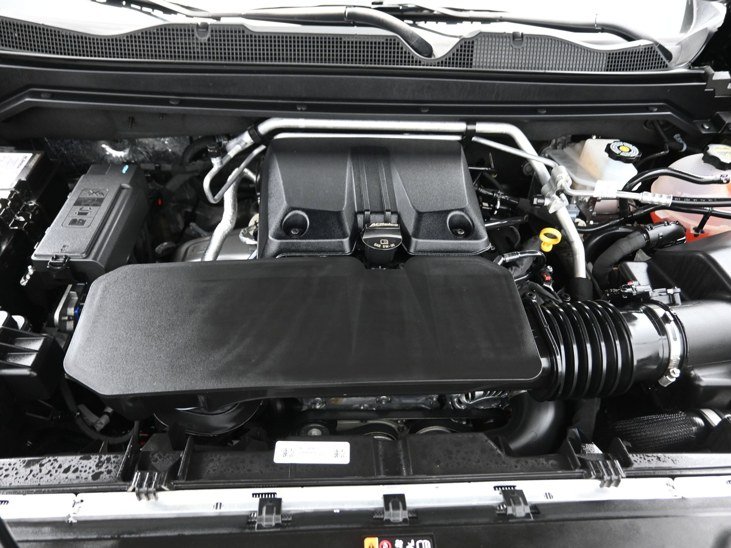 2025 Chevrolet Colorado WT/LT